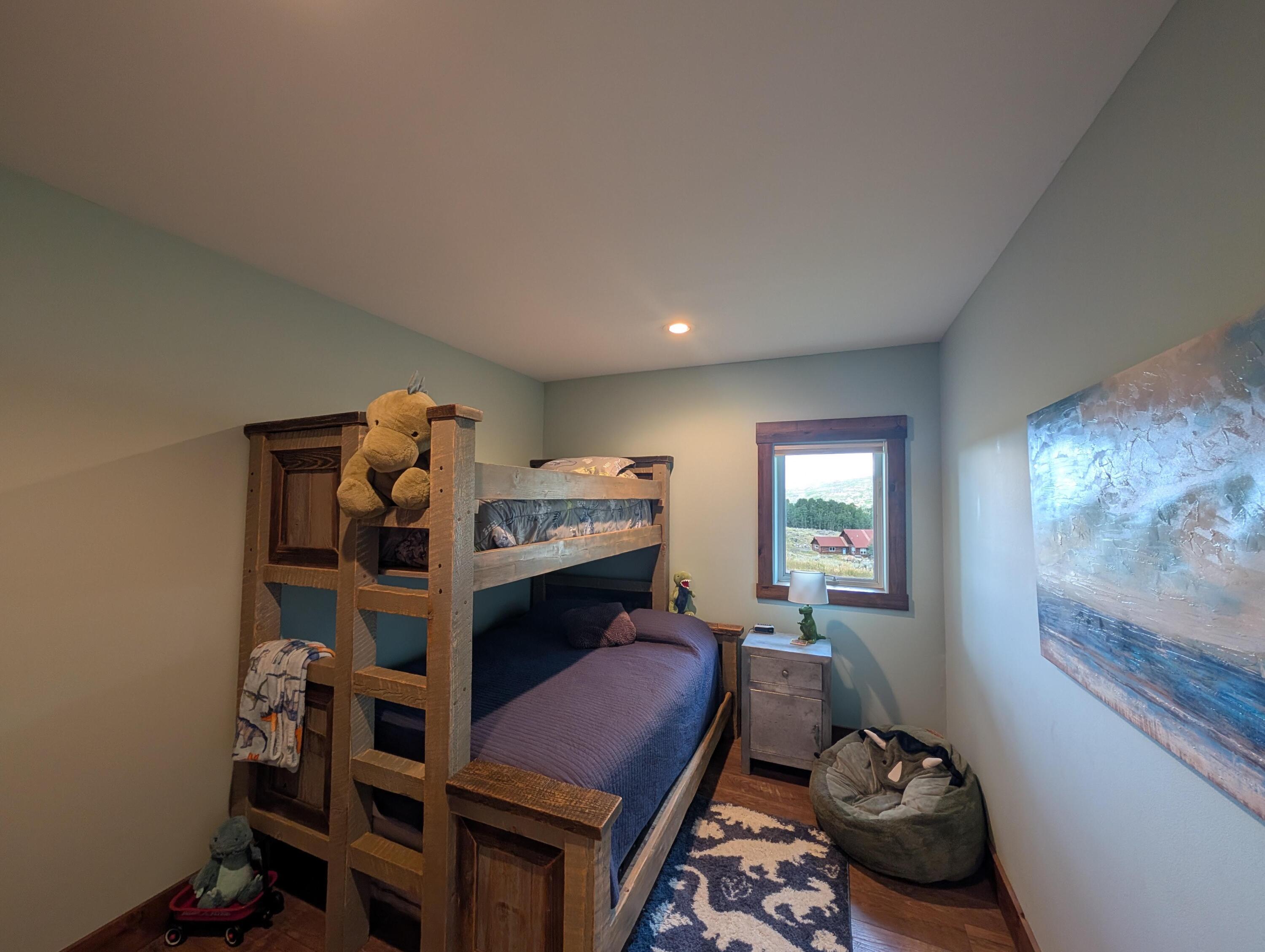 684 Falcon Way Property Photo 31