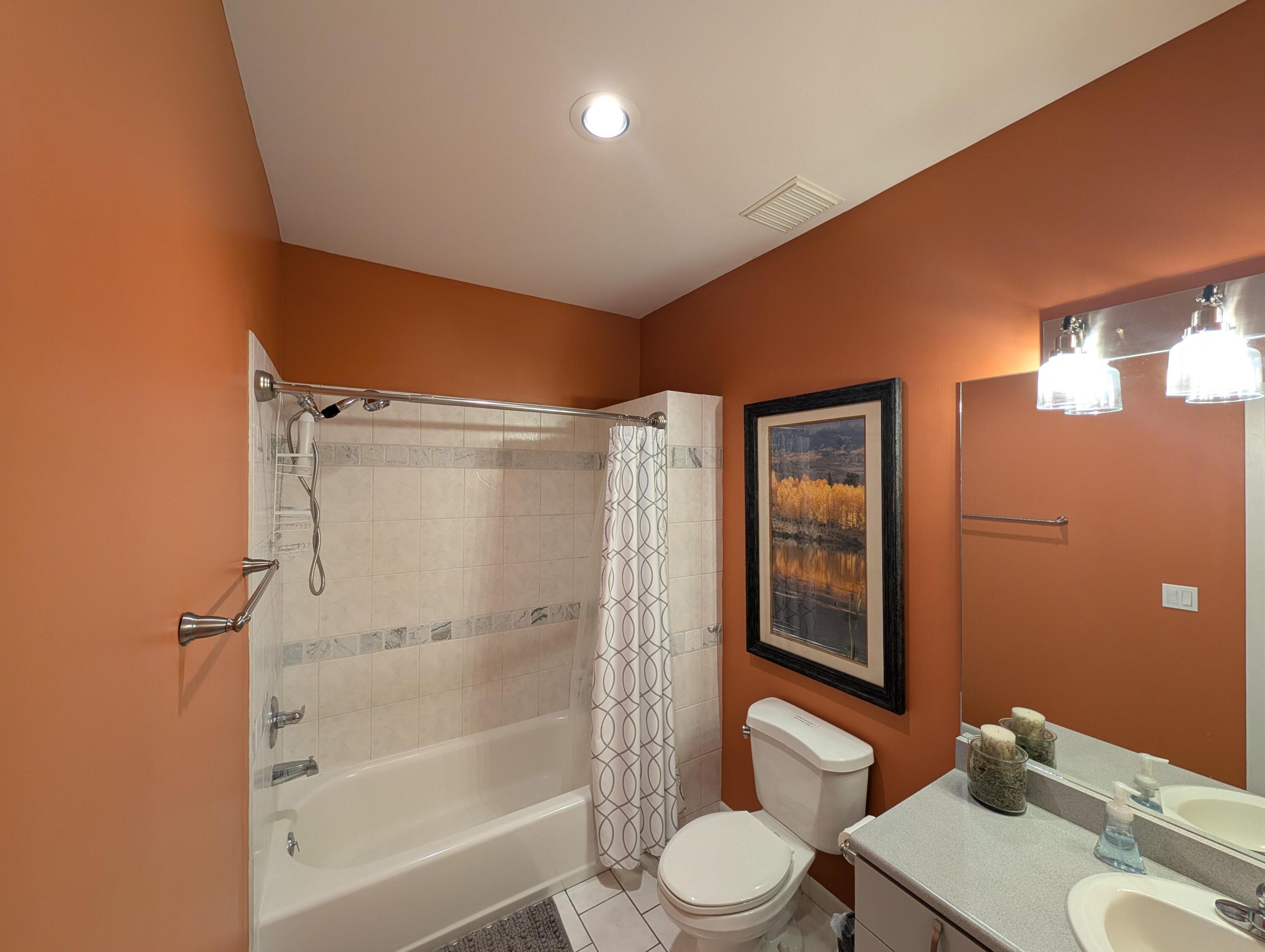 684 Falcon Way Property Photo 33