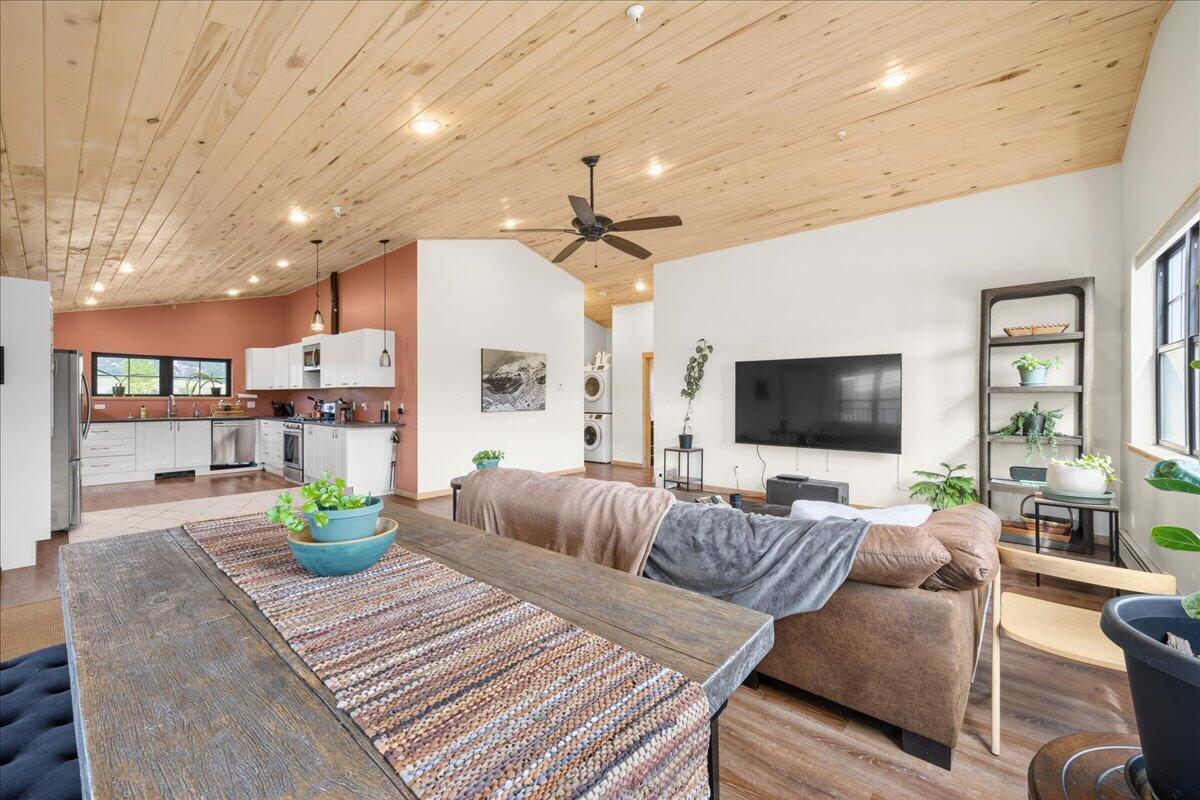 590 Palomino Trail, 592&594 Property Photo 5