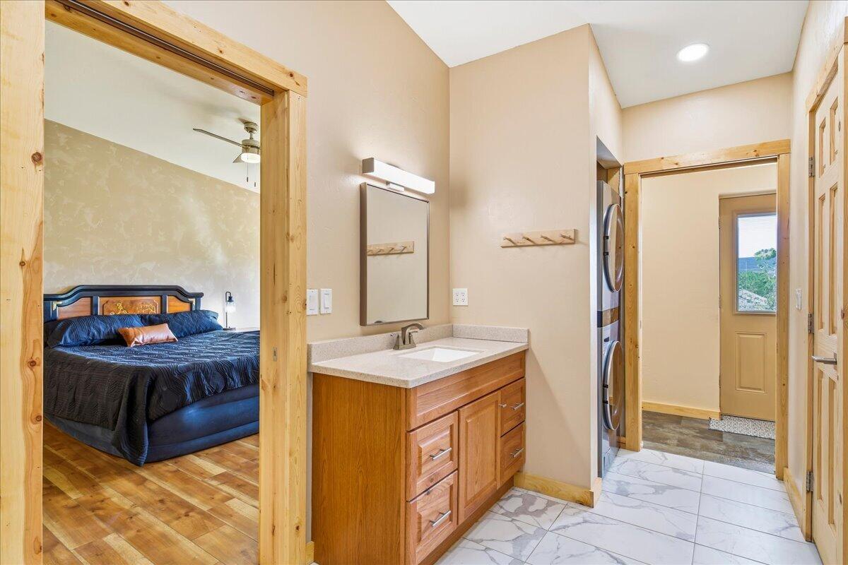 44921 Property Photo 23
