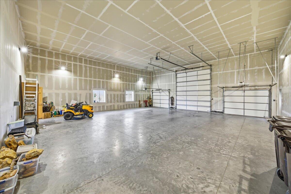 44921 Property Photo 24