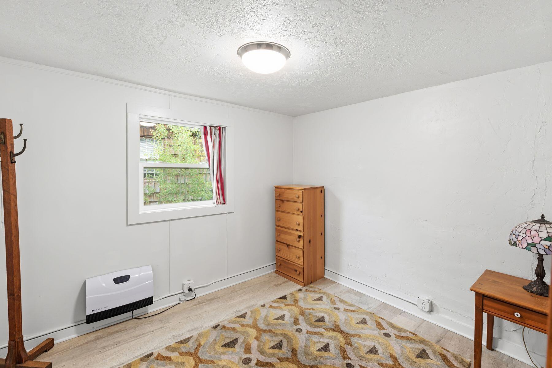 11 S Commercial Street Property Photo 10