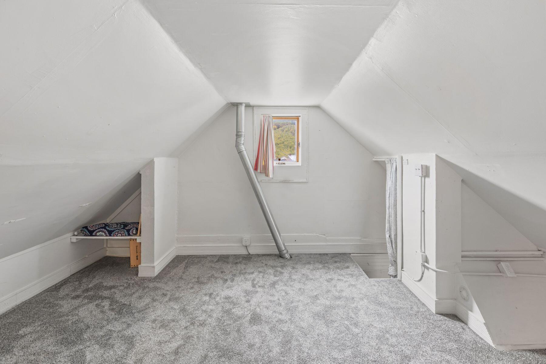 11 S Commercial Street Property Photo 15