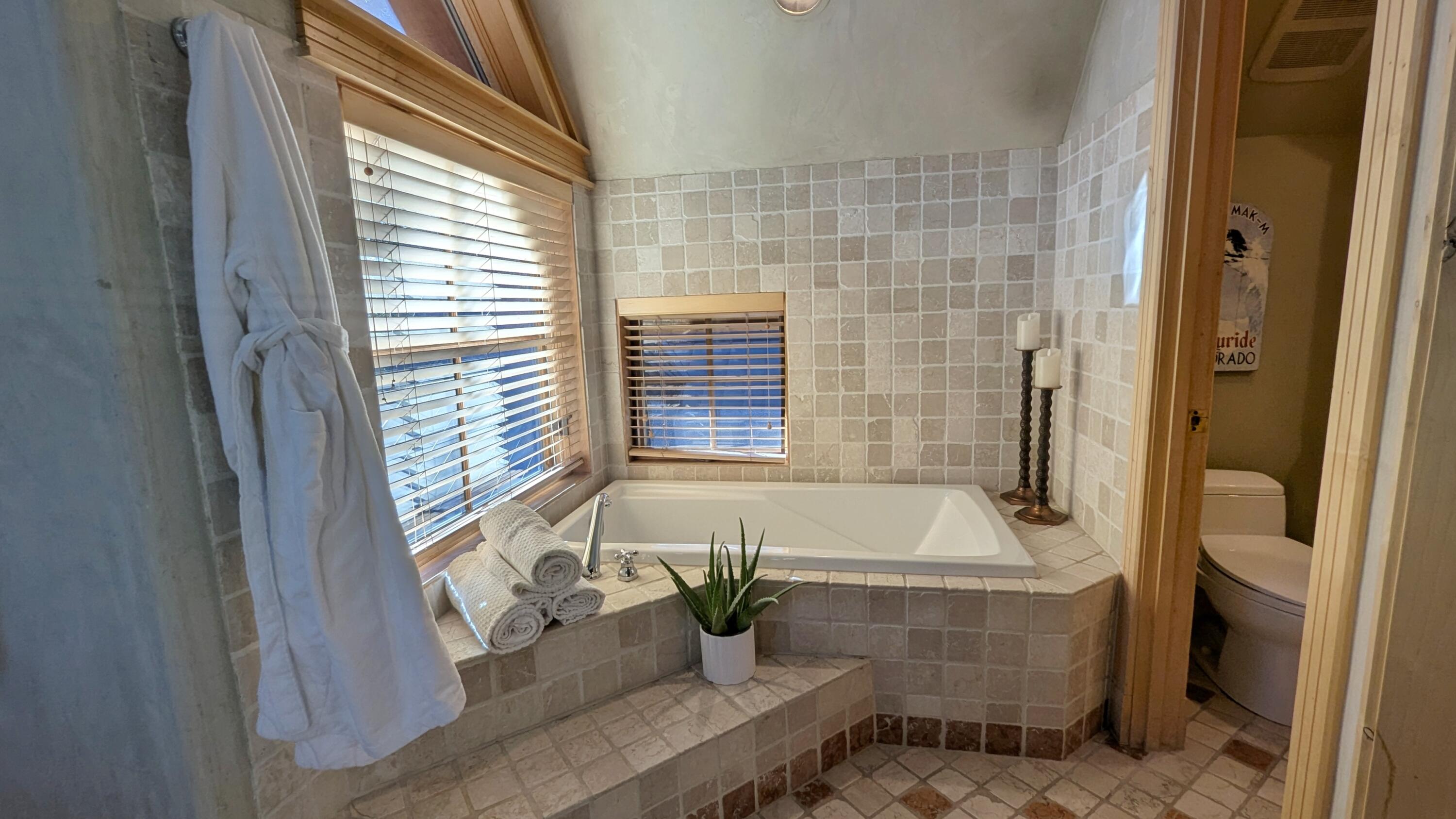 305 Fairway Drive Property Photo 15