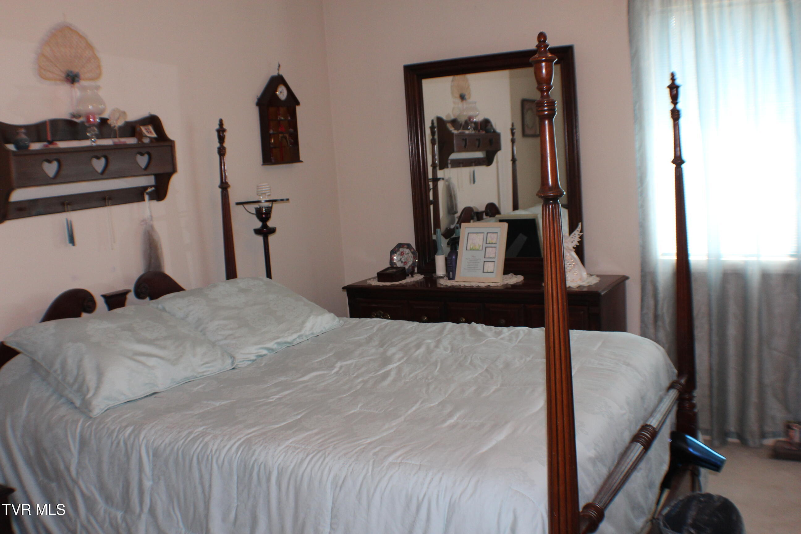 251 Willowbend Drive Property Photo 5