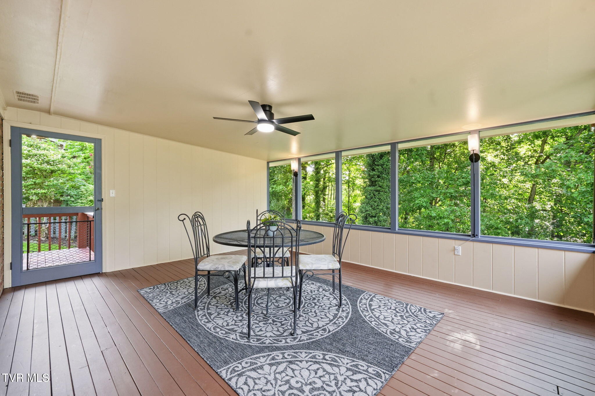 2236 Sheffield Street Property Photo 4