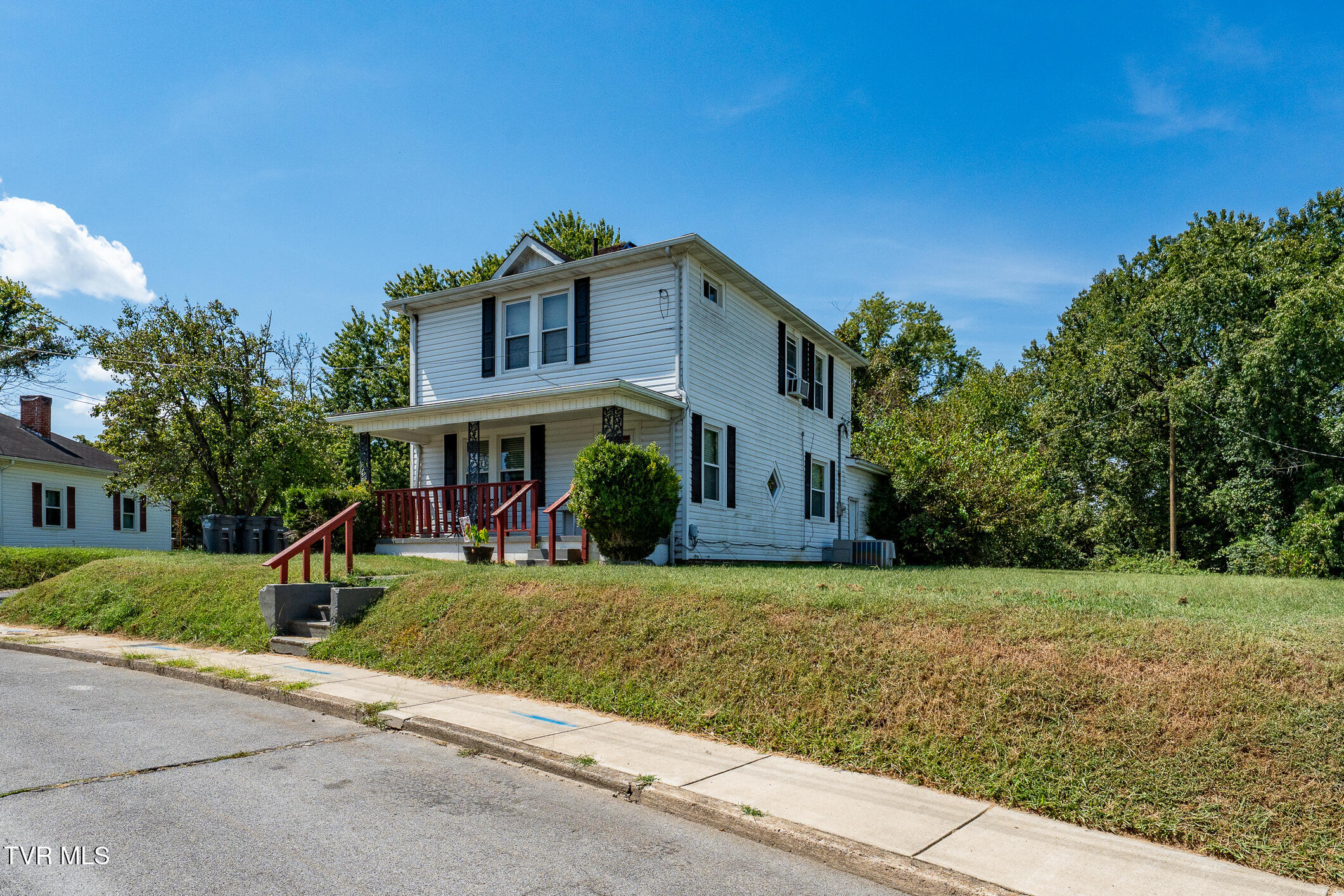 629 Branch Street Property Photo 3