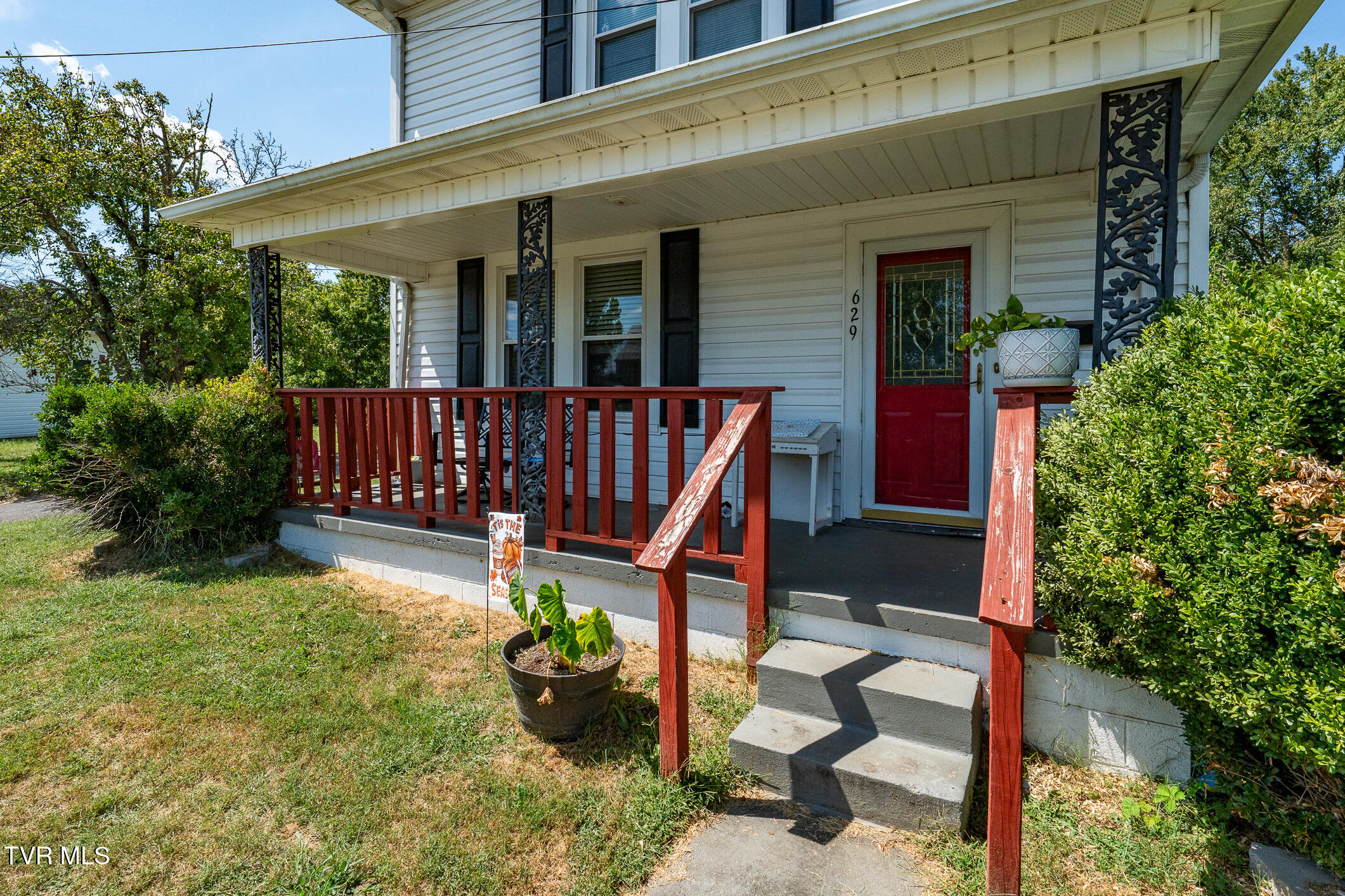 629 Branch Street Property Photo 4