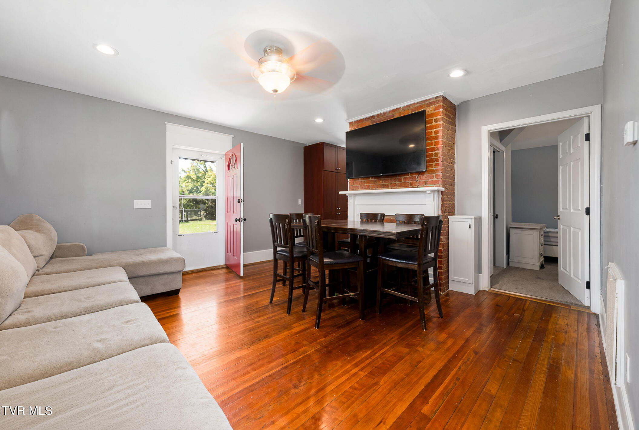 629 Branch Street Property Photo 6
