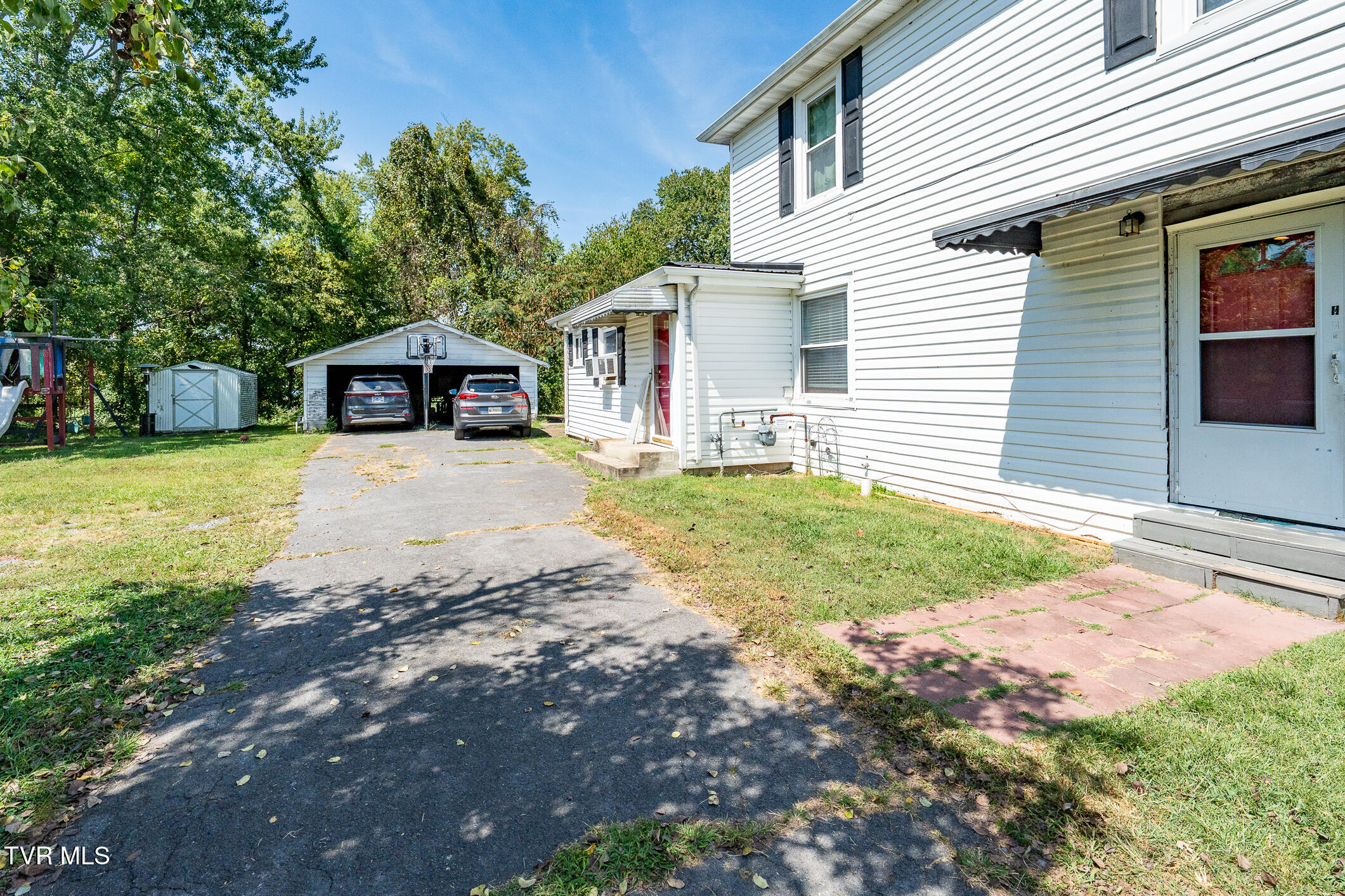 629 Branch Street Property Photo 33
