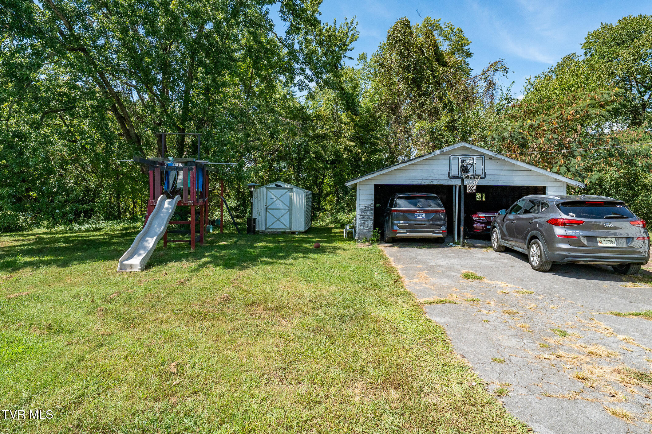 629 Branch Street Property Photo 34