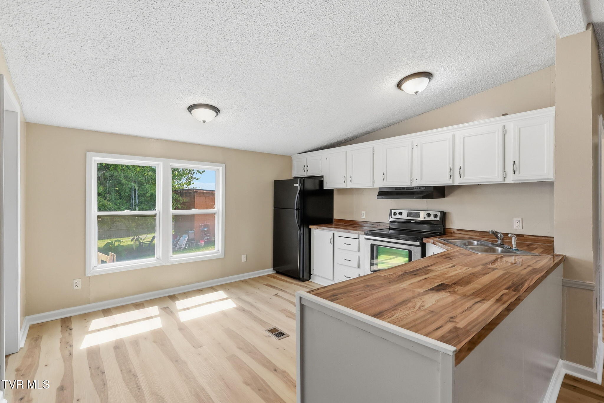 1138 Fairview Avenue Property Photo 9