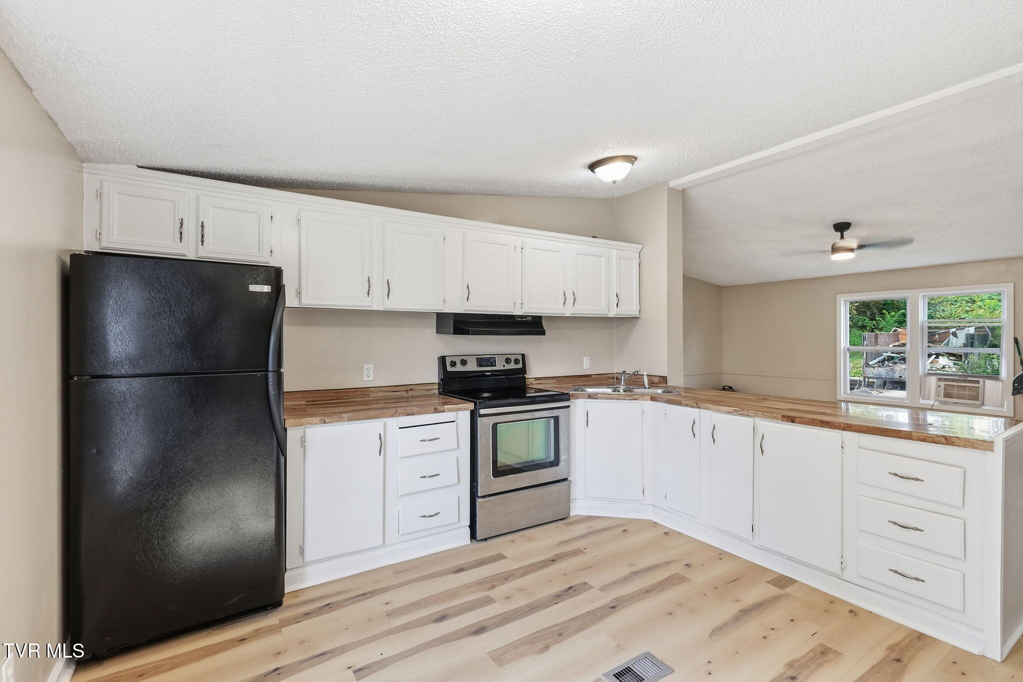 1138 Fairview Avenue Property Photo 10