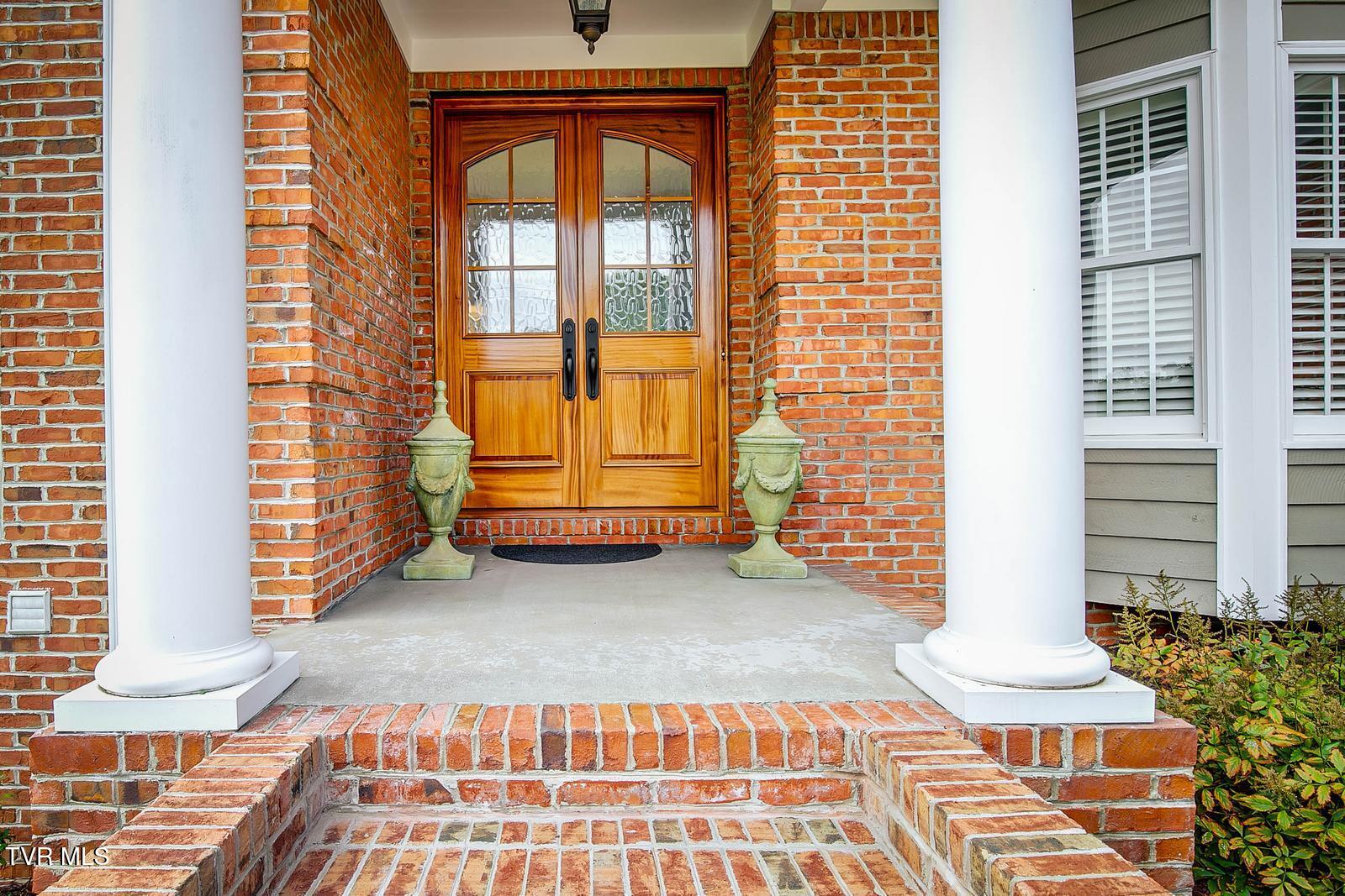 2021 Buckingham Court Property Photo 3