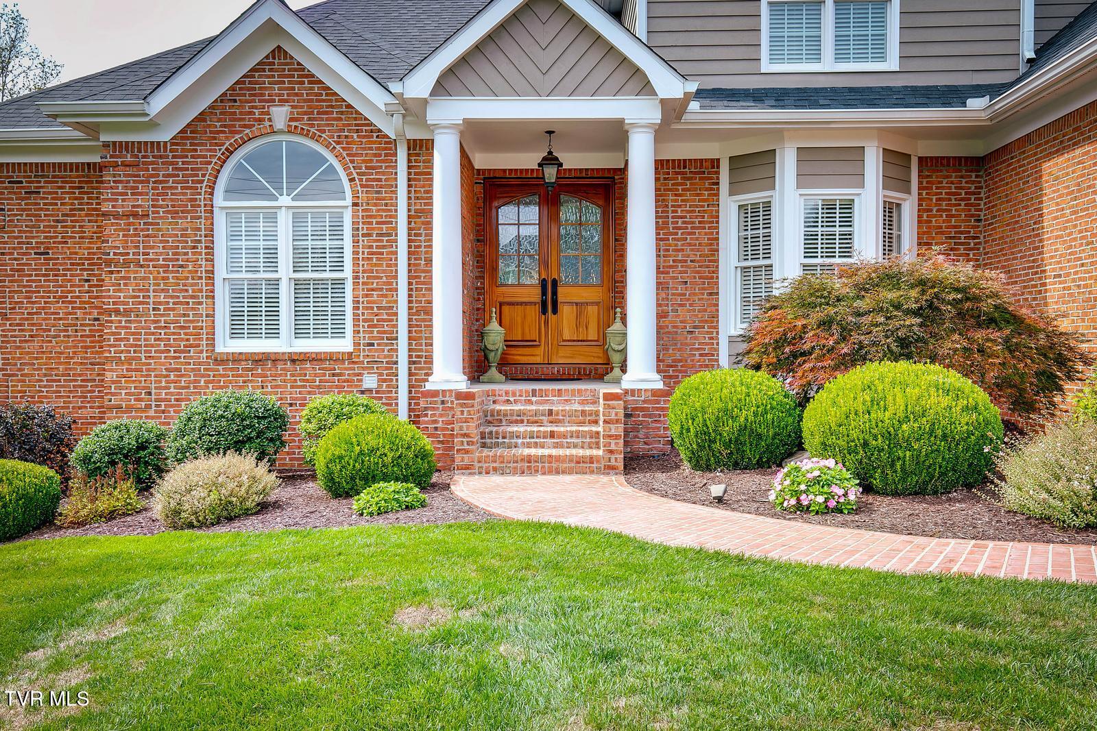 2021 Buckingham Court Property Photo 4