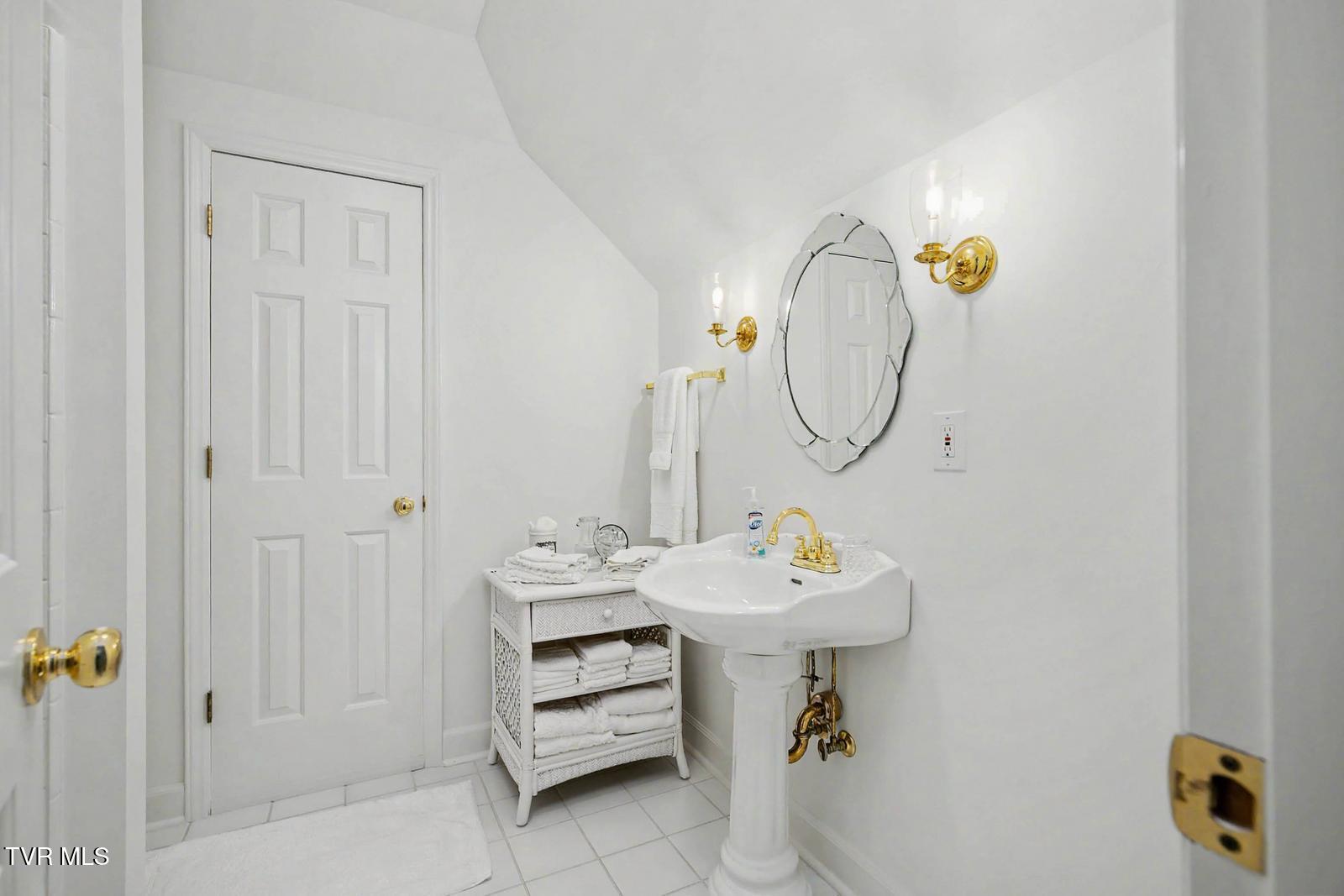 2021 Buckingham Court Property Photo 29