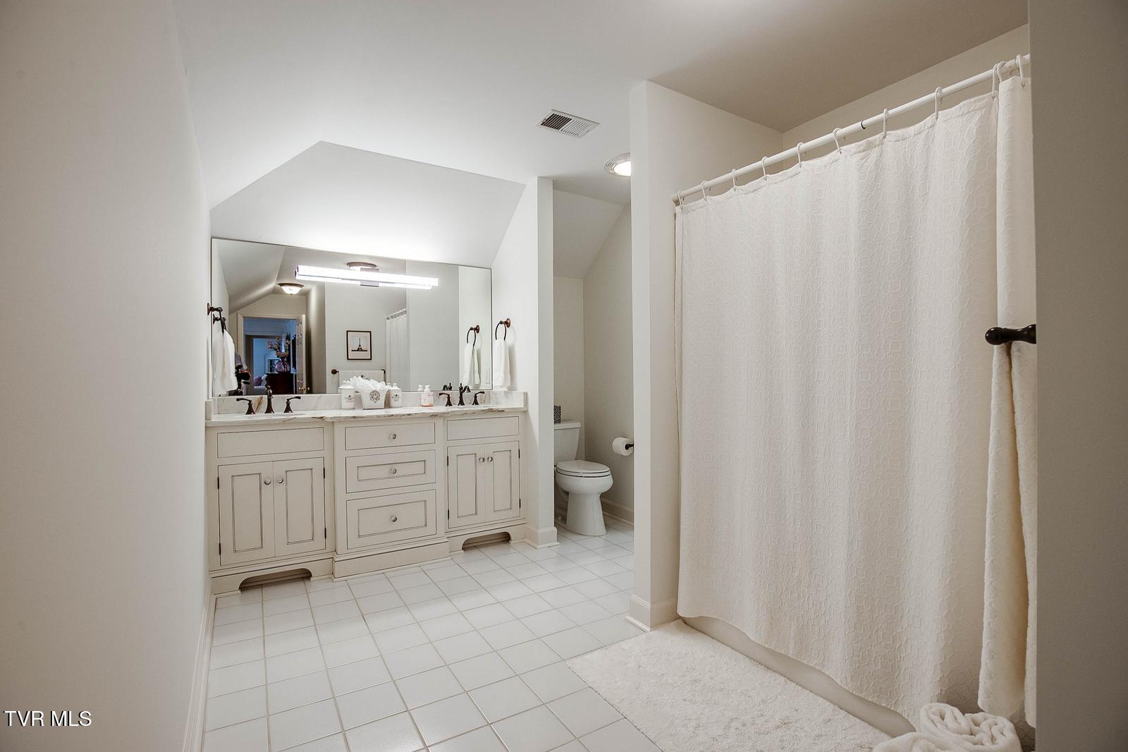 2021 Buckingham Court Property Photo 33