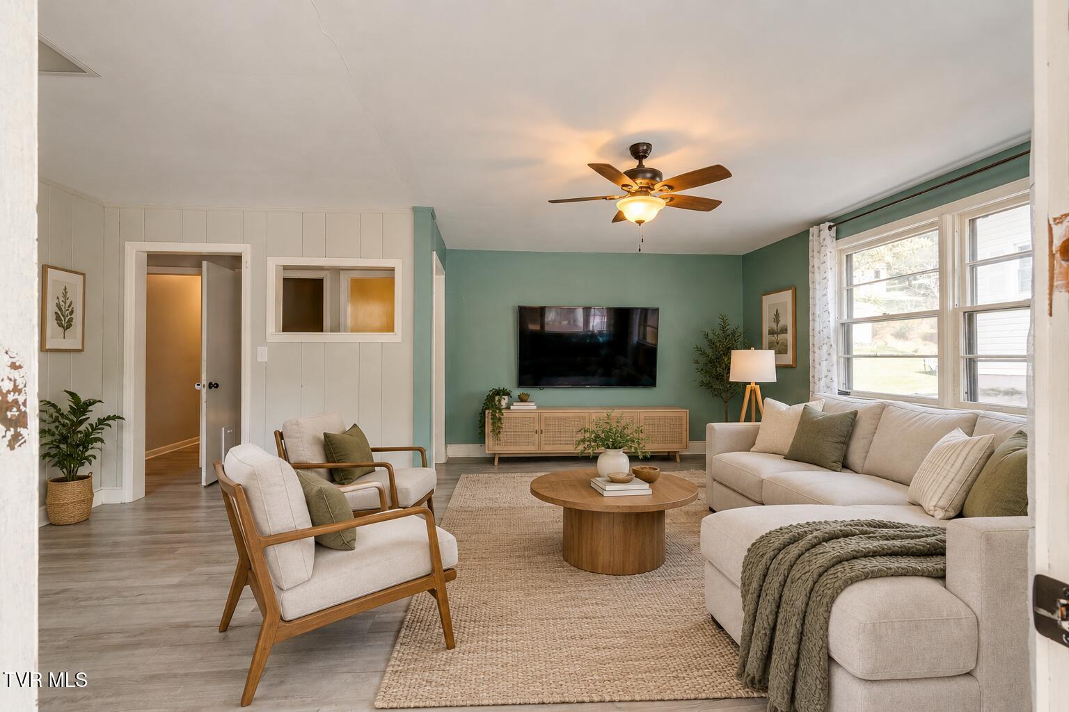 307 Walker Street Property Photo 5
