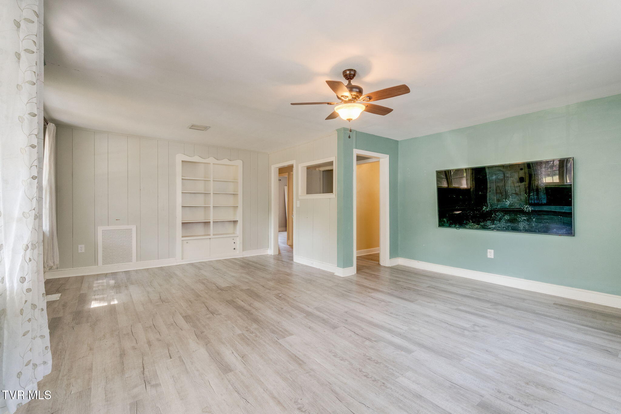 307 Walker Street Property Photo 6