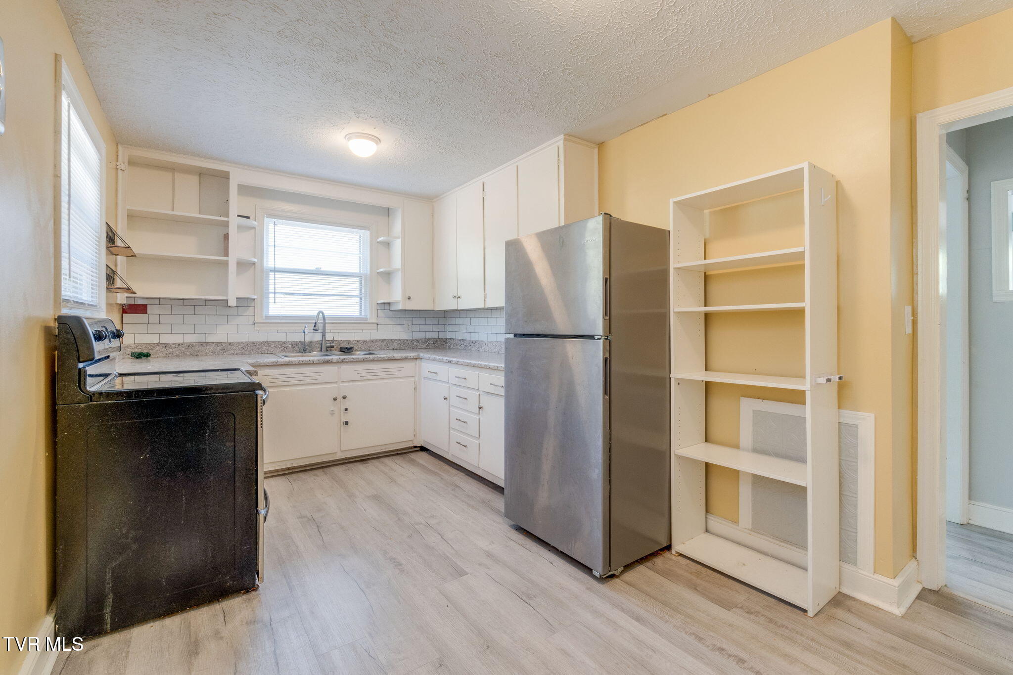 307 Walker Street Property Photo 9