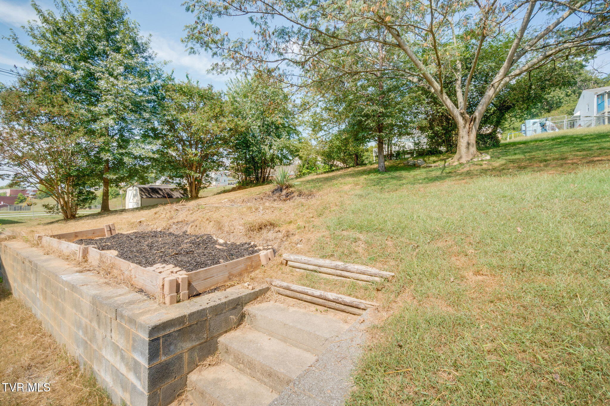 307 Walker Street Property Photo 35