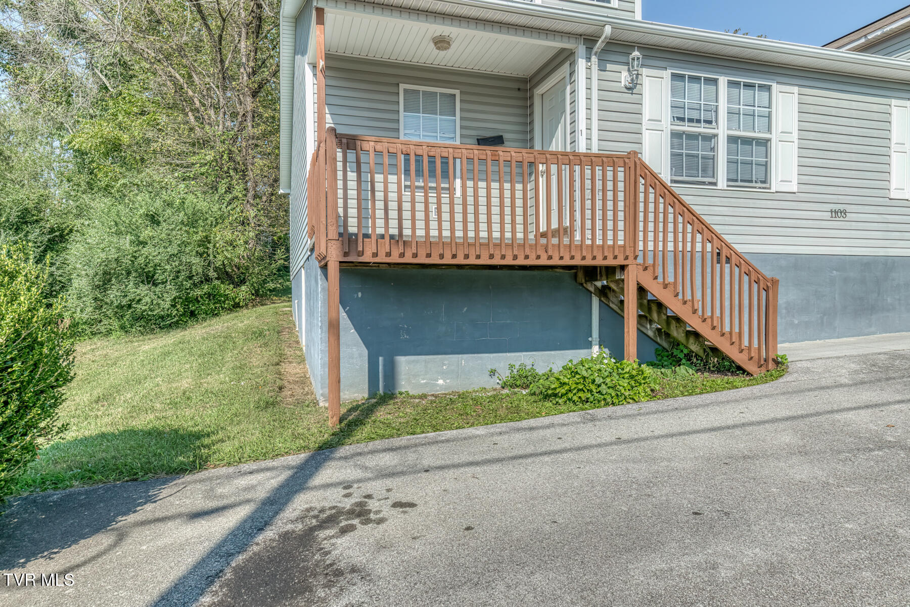 1103 High Street Property Photo 9