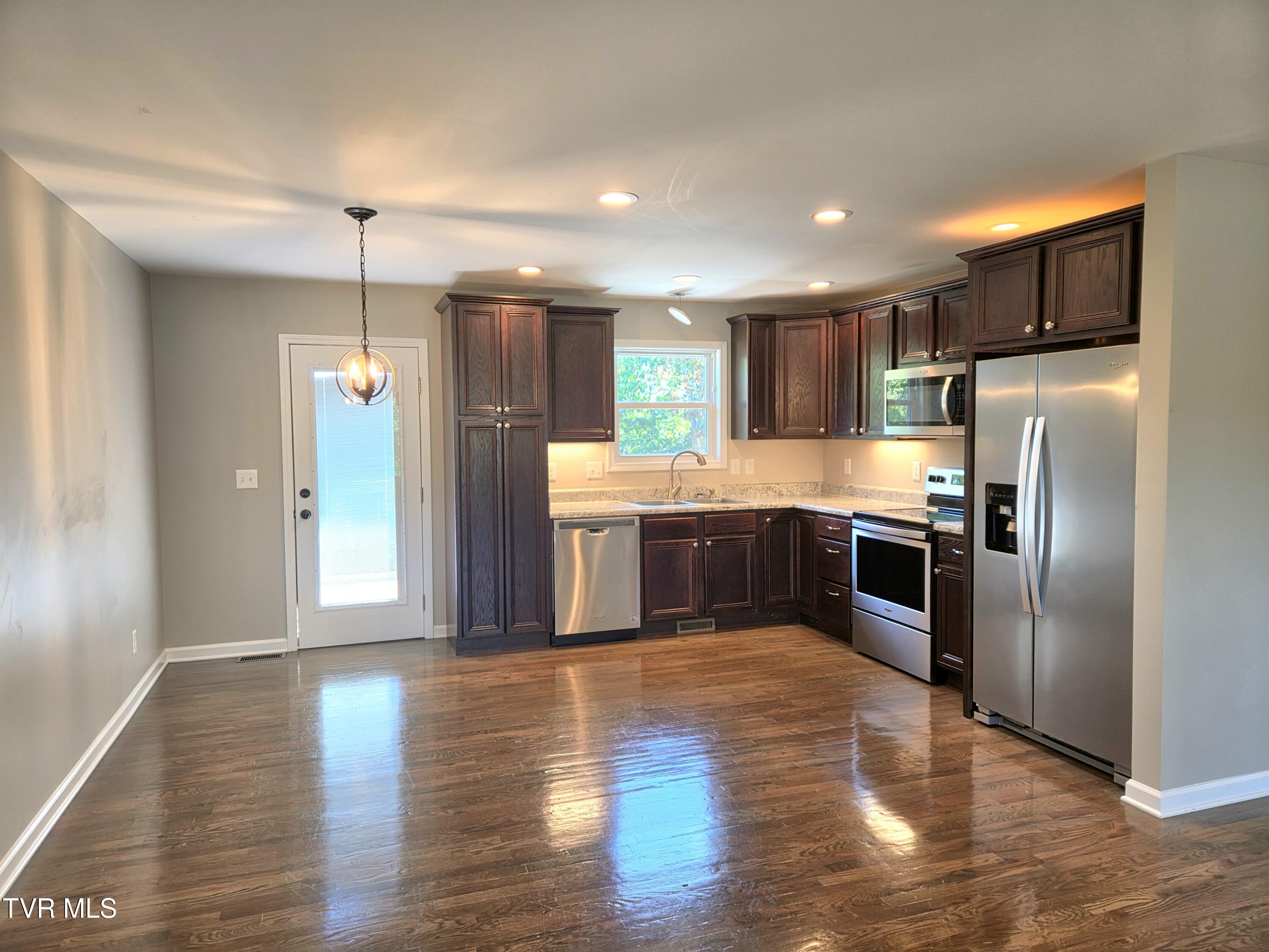375 Ridgeway Road Property Photo 5
