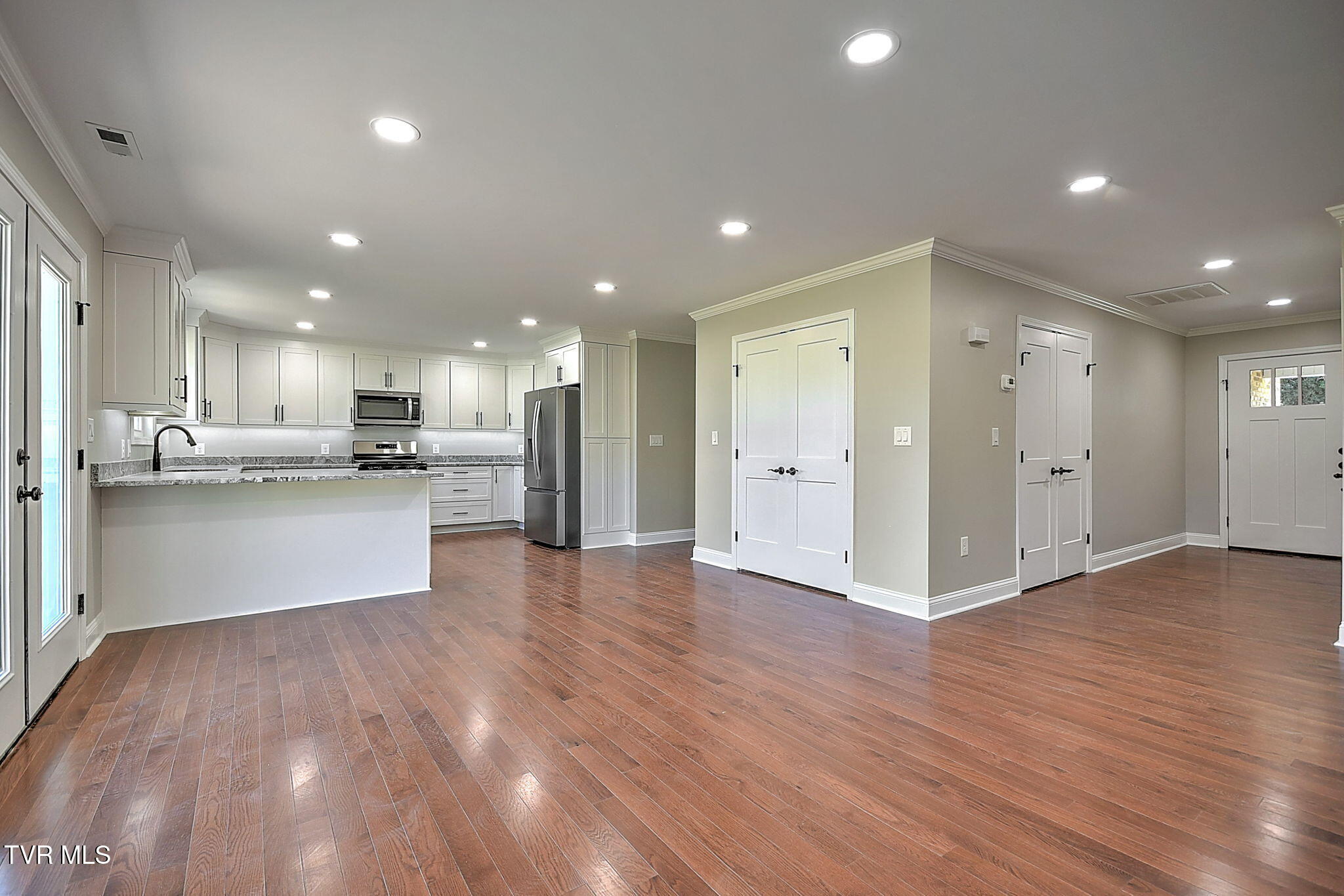 3844 Lake Valley Drive Property Photo 8