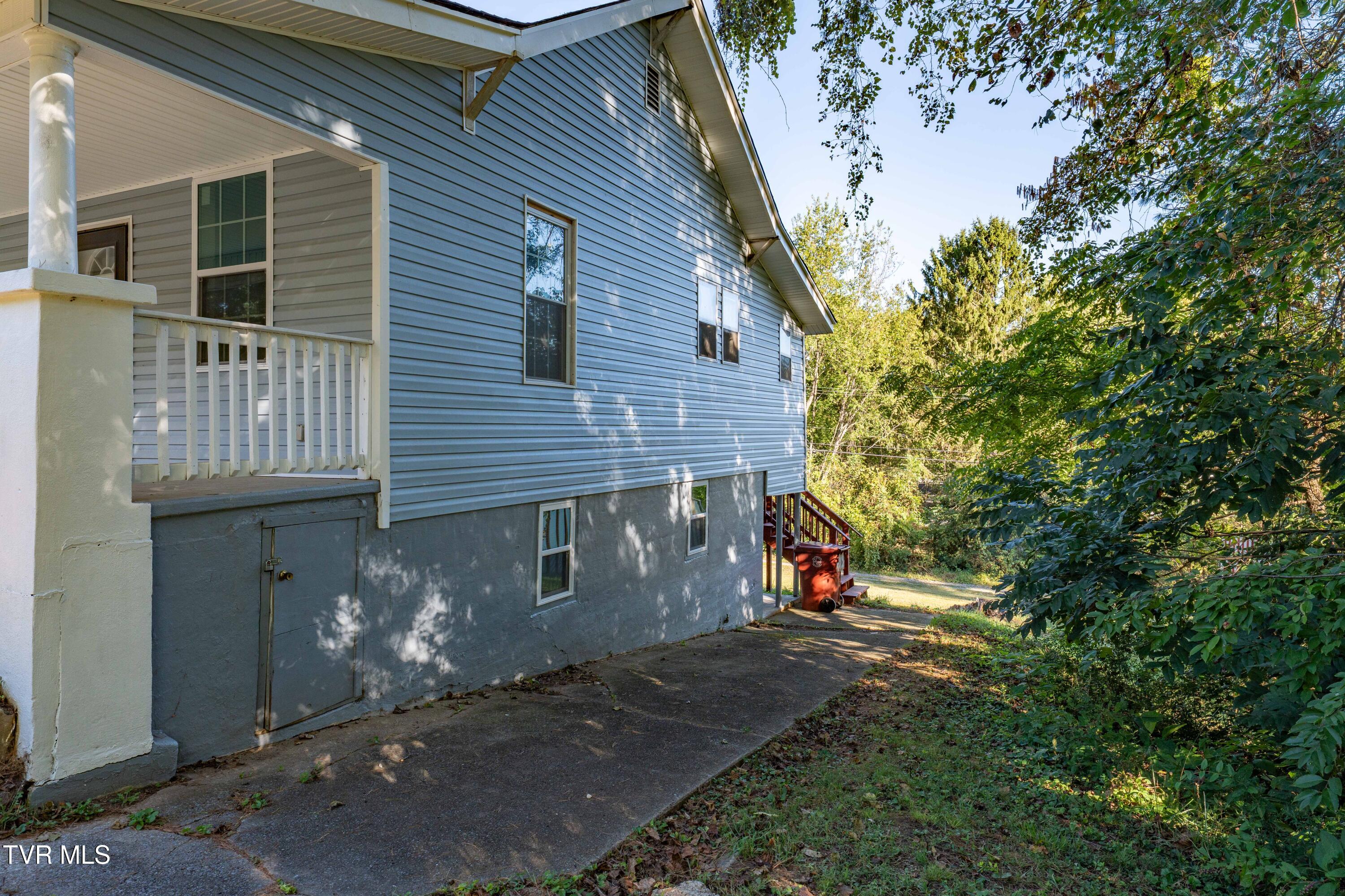 812 Hamilton Street Property Photo 9