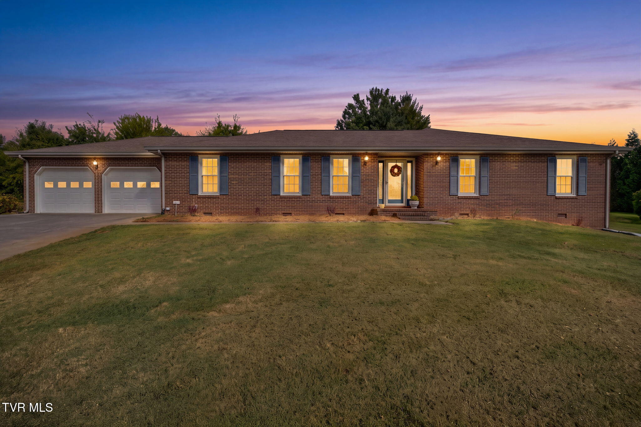 4 Royal Court Property Photo 2