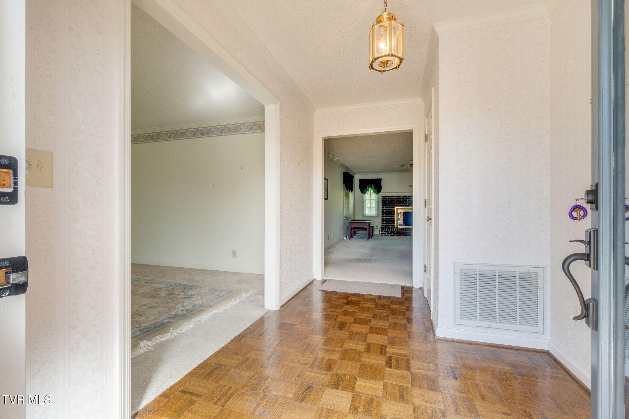 4 Royal Court Property Photo 5
