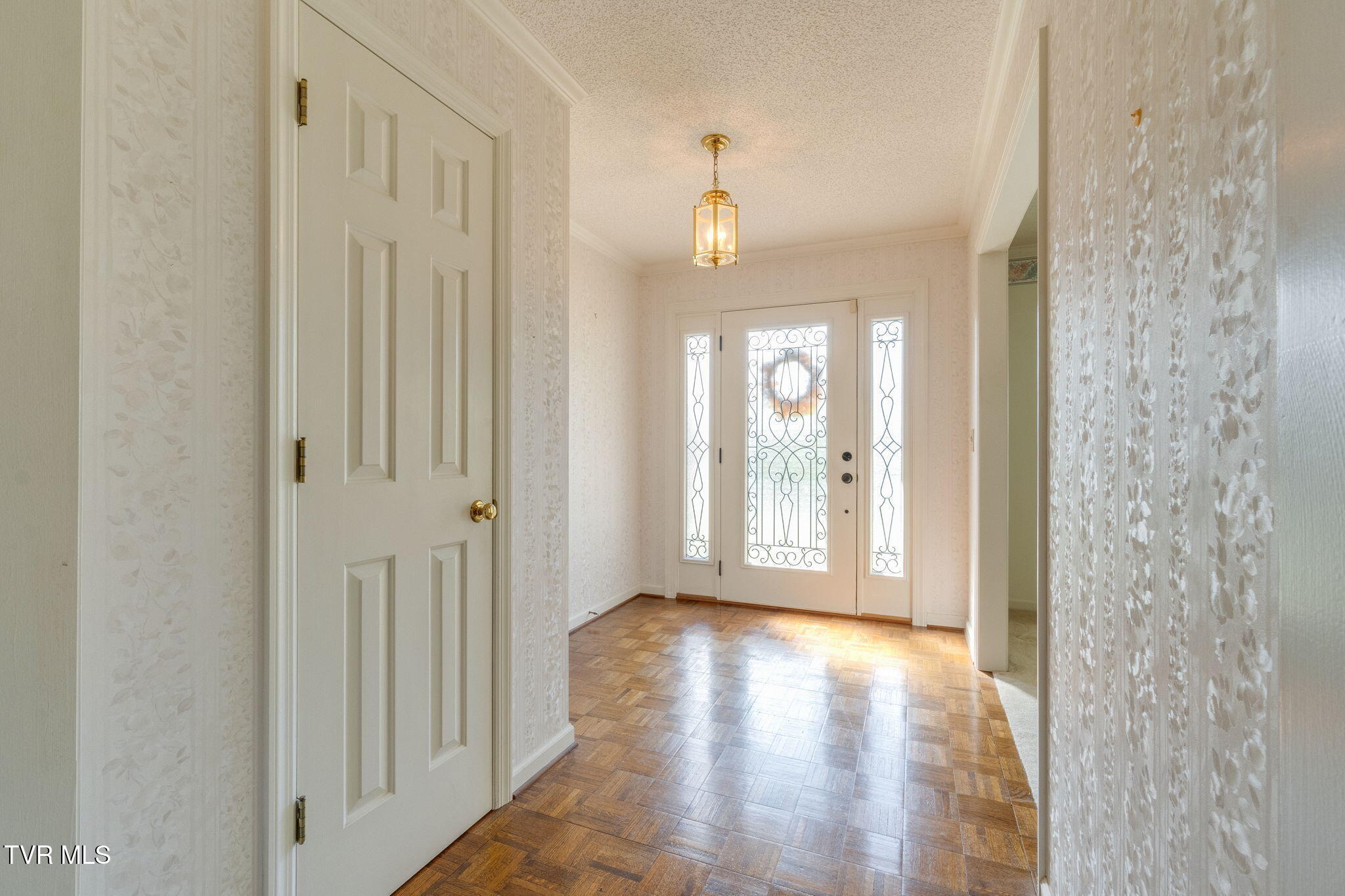 4 Royal Court Property Photo 6