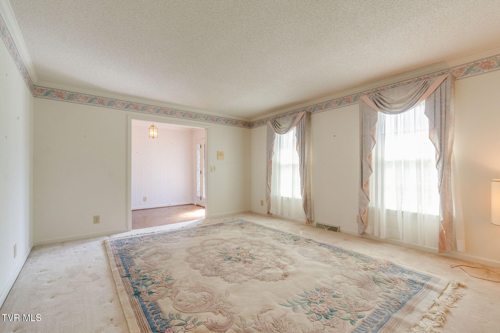 4 Royal Court Property Photo 9