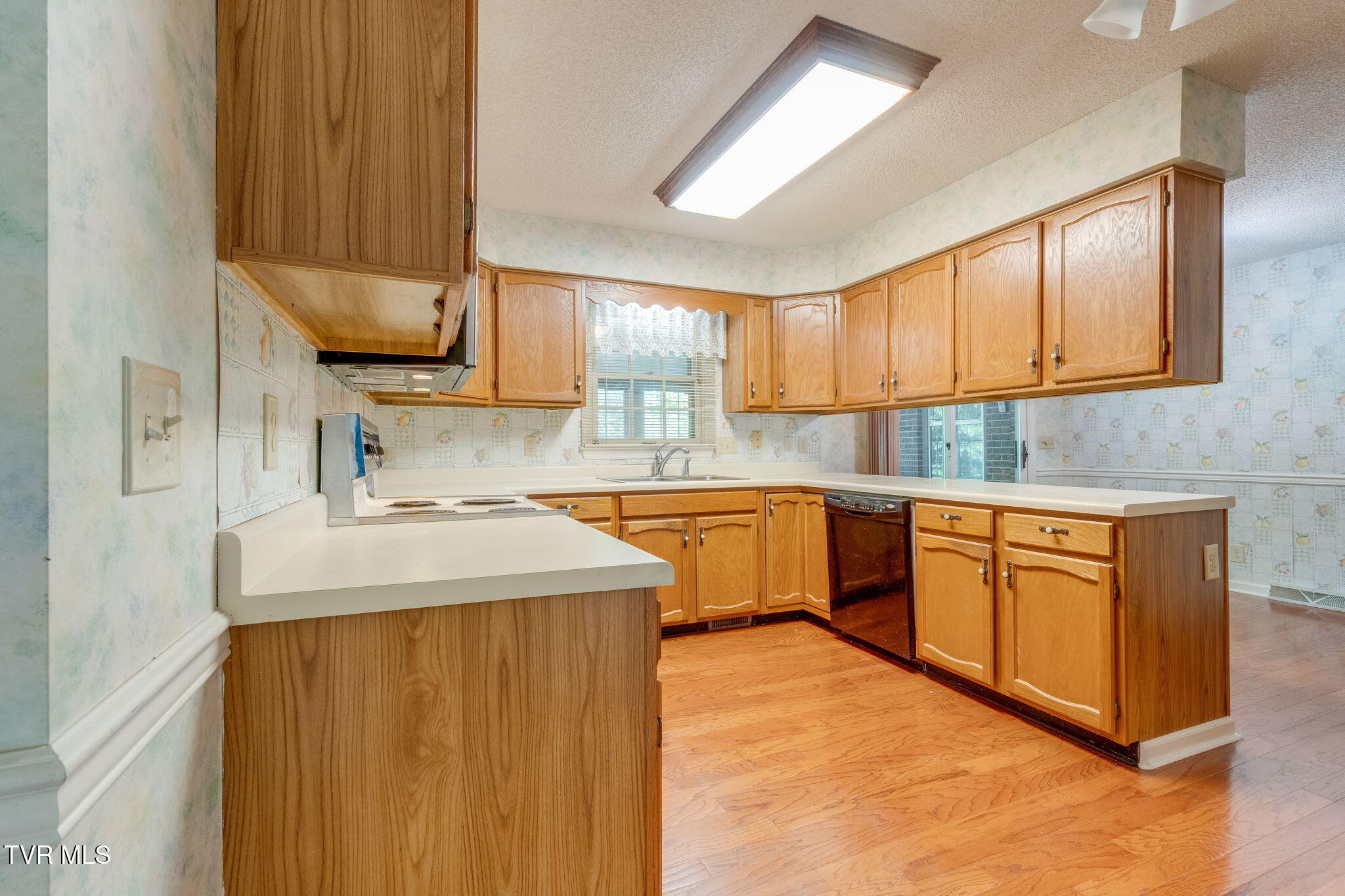 4 Royal Court Property Photo 10