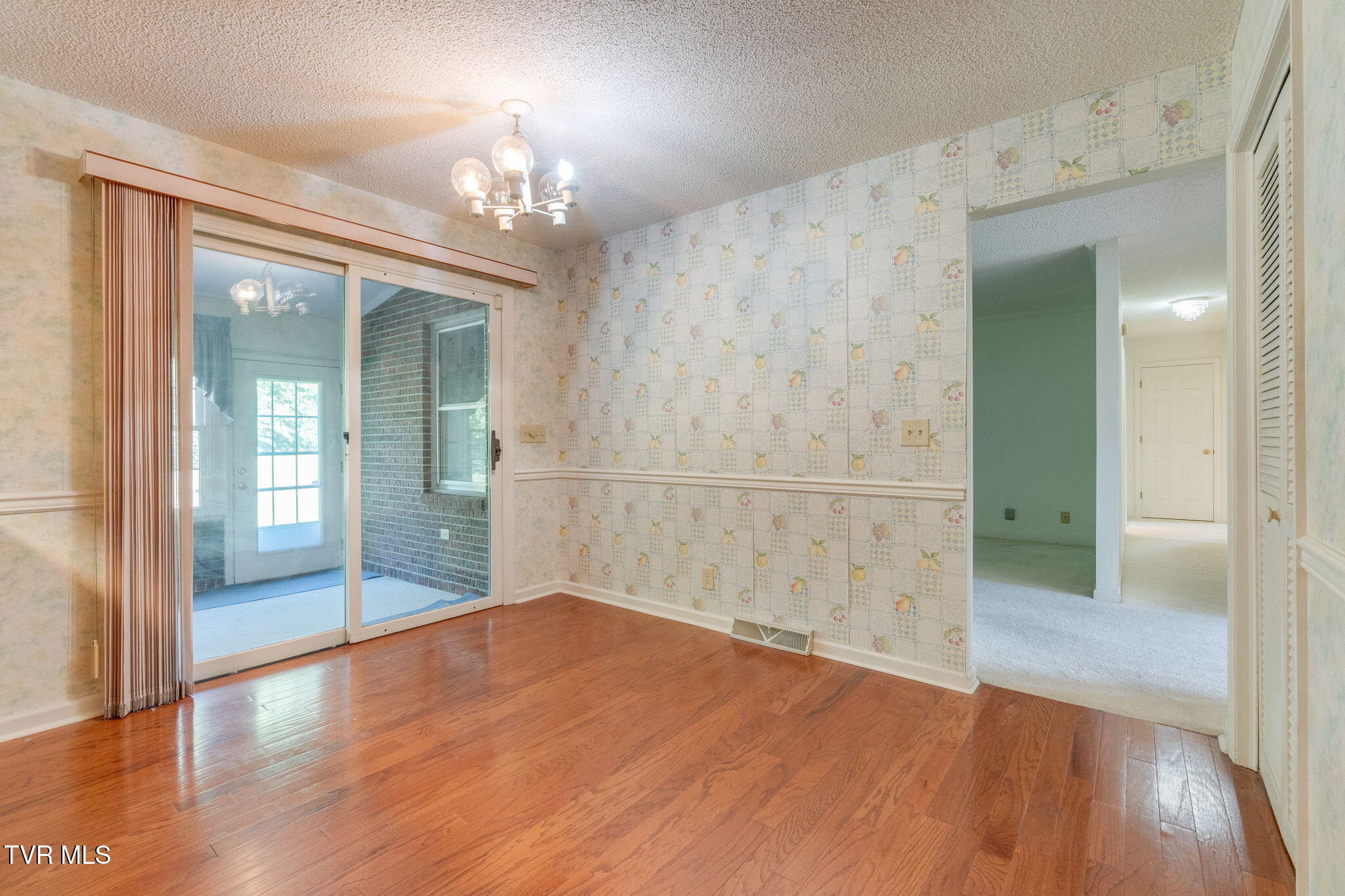 4 Royal Court Property Photo 14