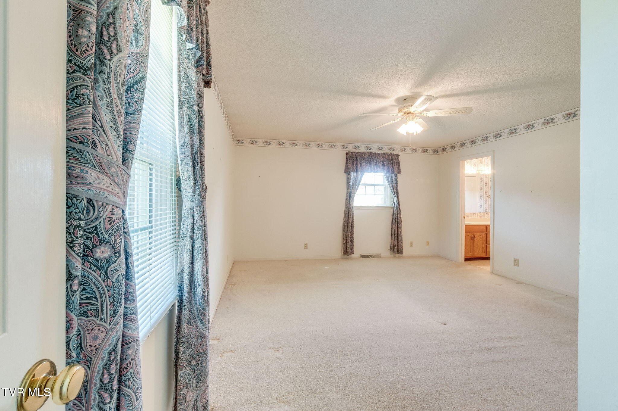 4 Royal Court Property Photo 20