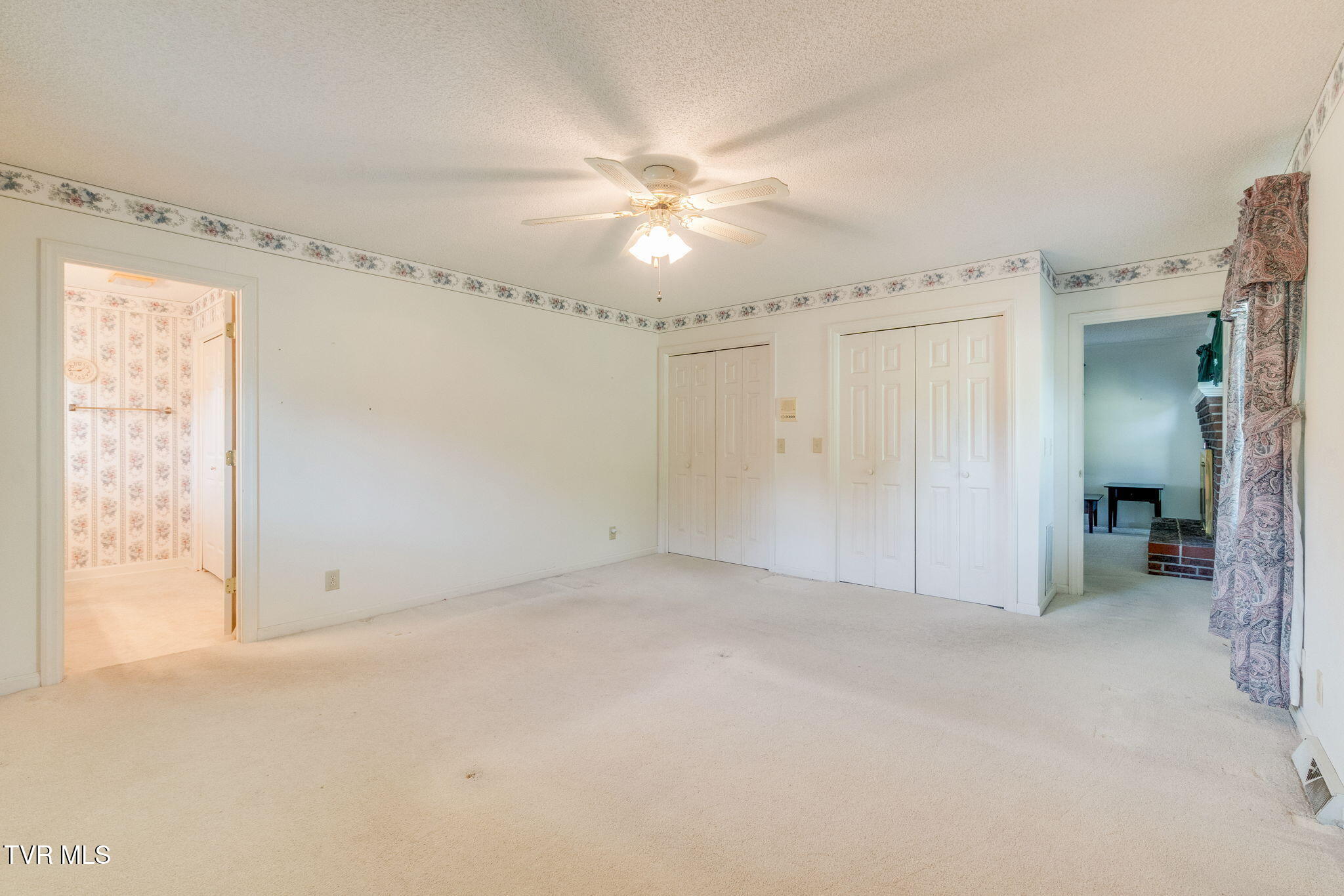 4 Royal Court Property Photo 21