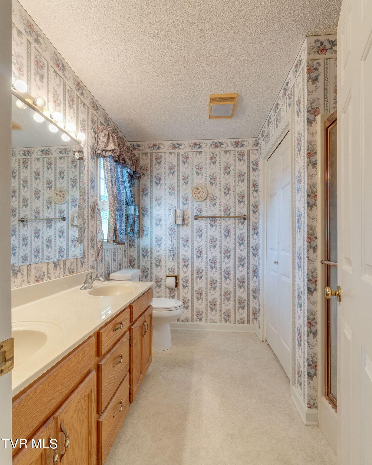 4 Royal Court Property Photo 23