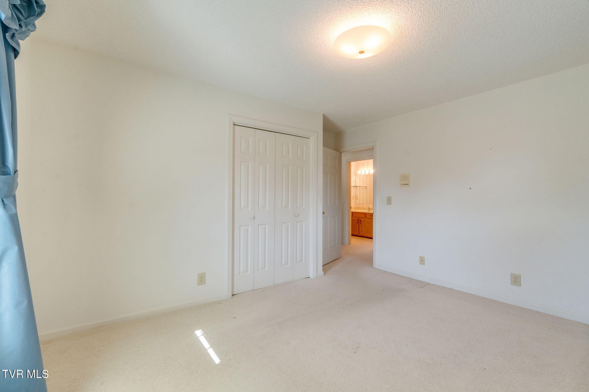 4 Royal Court Property Photo 28