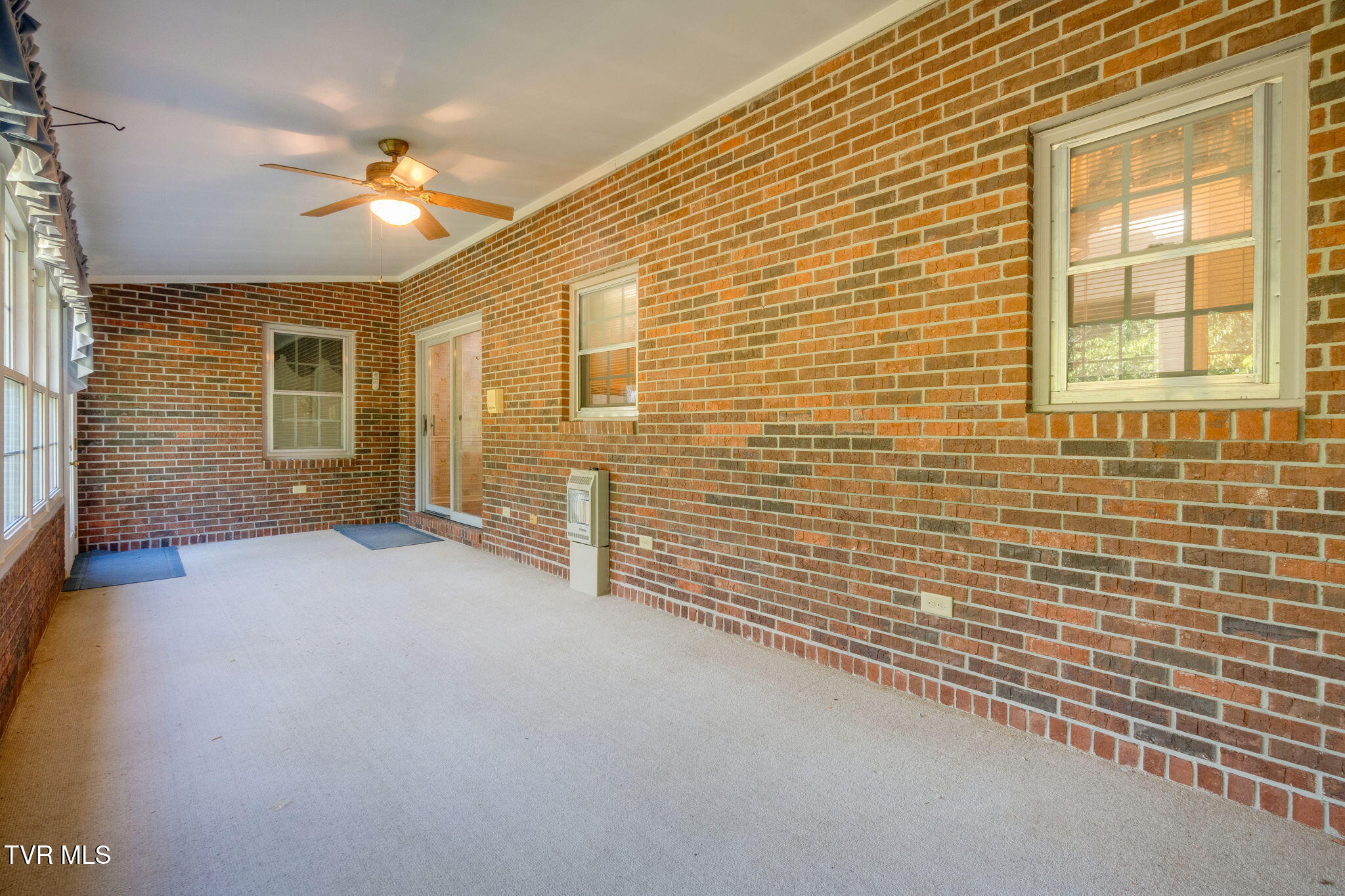 4 Royal Court Property Photo 30