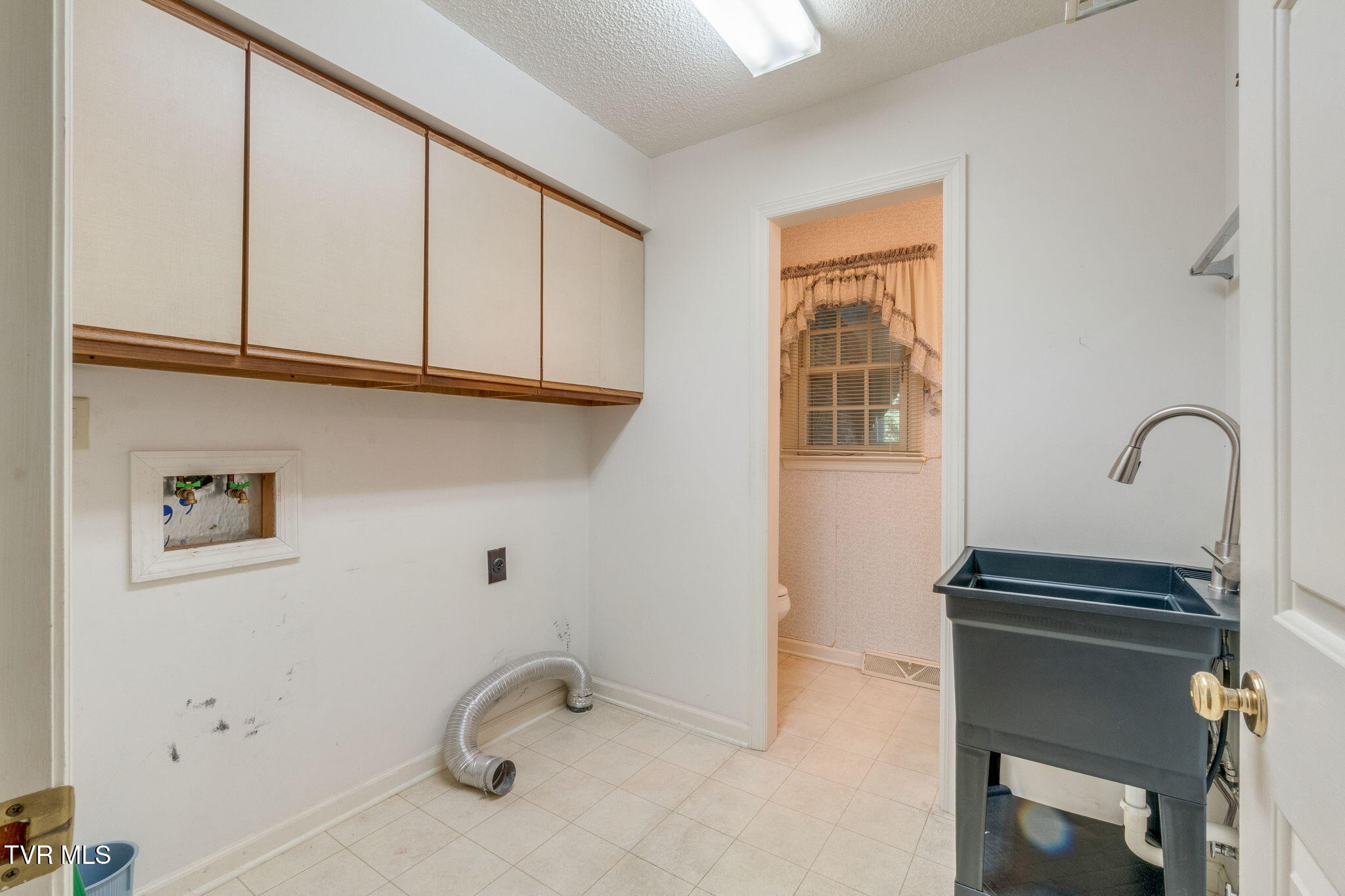 4 Royal Court Property Photo 31
