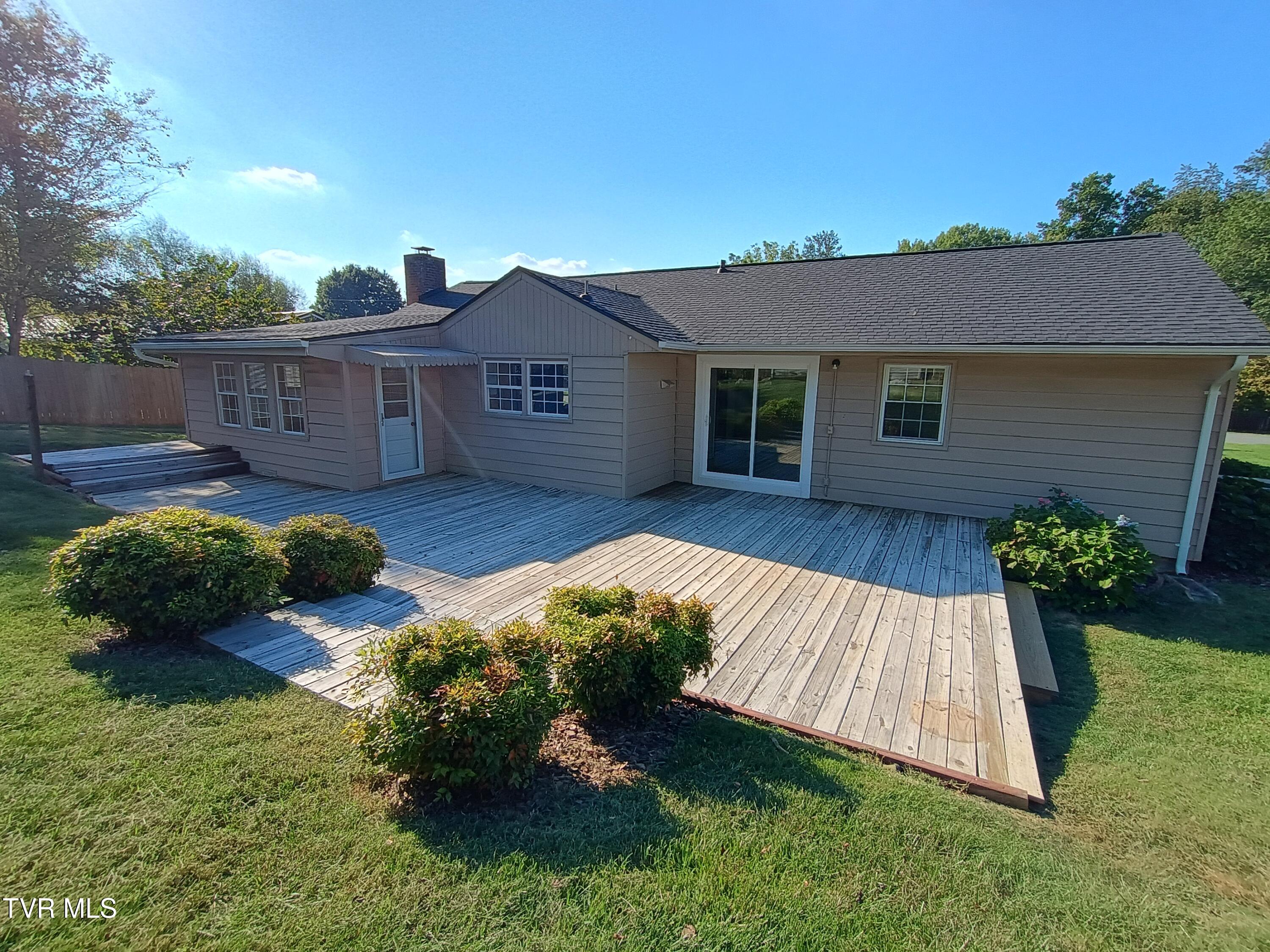 1320 Oxford Place Property Photo 8