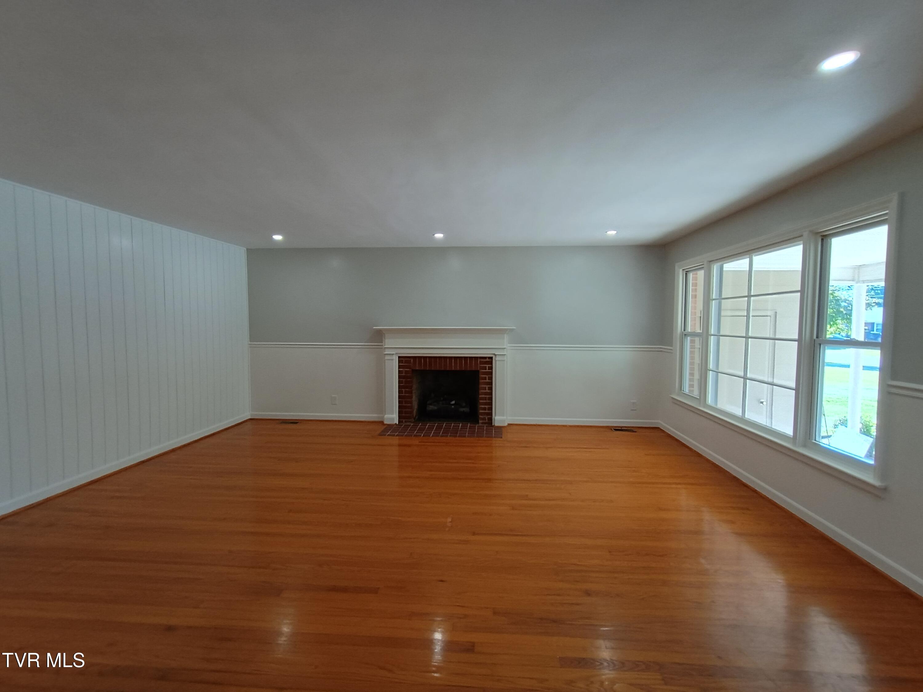 1320 Oxford Place Property Photo 10