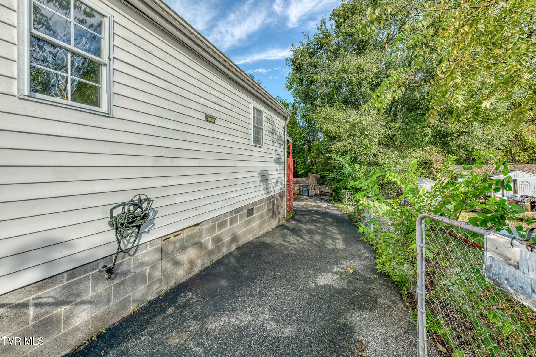 2106 Millye Street Property Photo 25