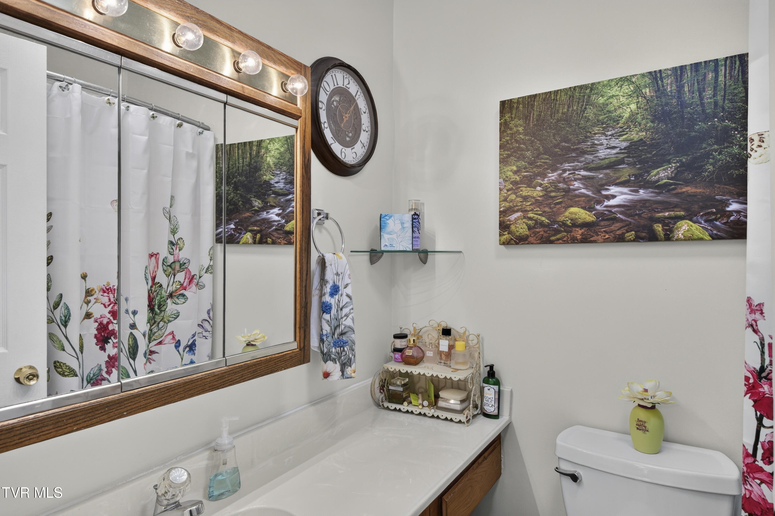 331 Edmond Drive 6 Property Photo 10
