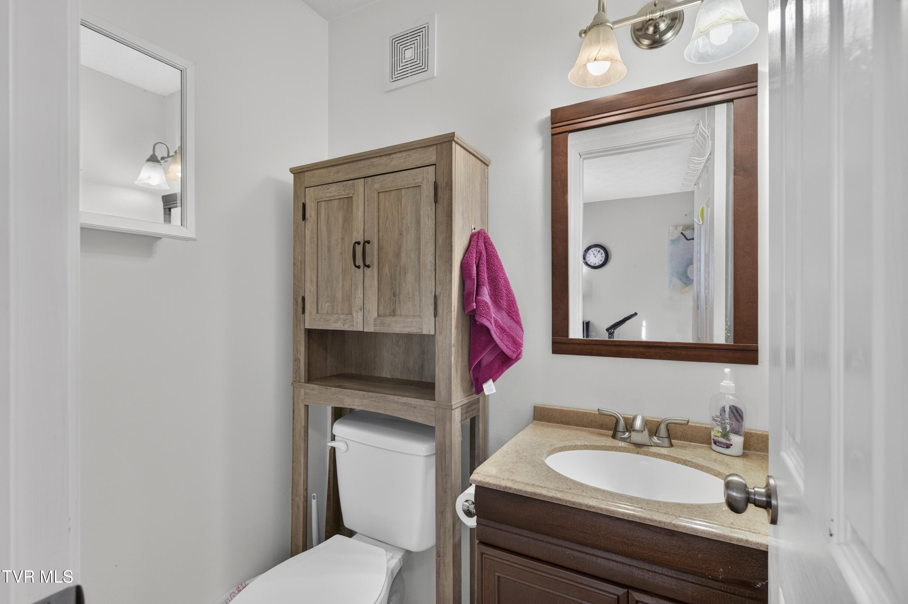 331 Edmond Drive 6 Property Photo 28