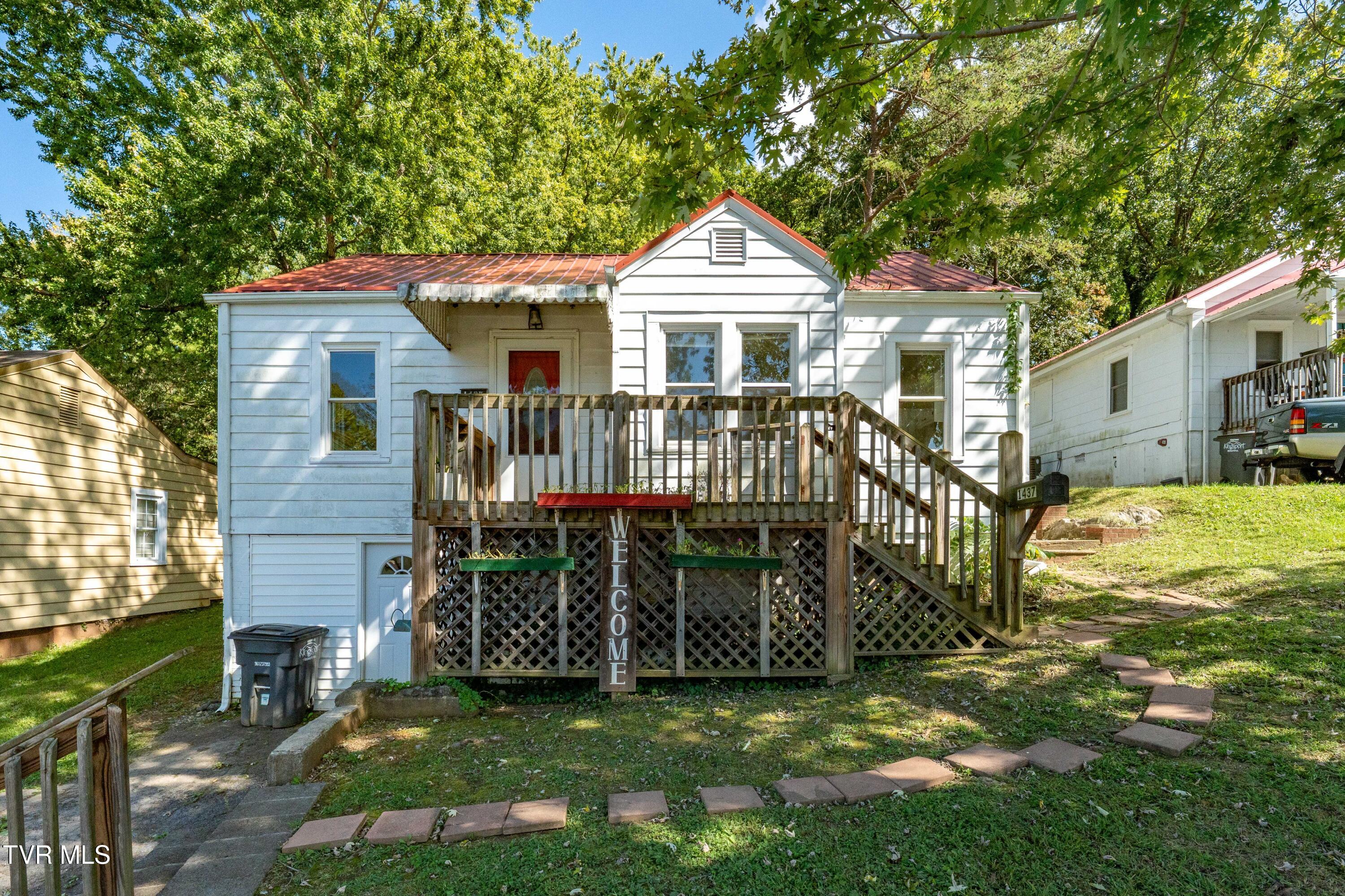 1437 Miller Street Property Photo 1