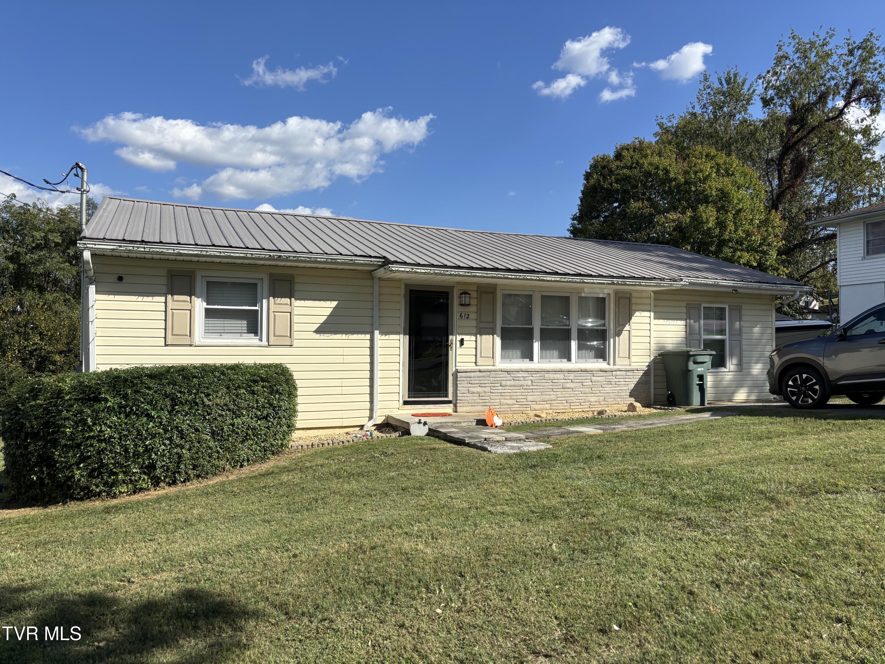 612 South Roan Street Property Photo 1