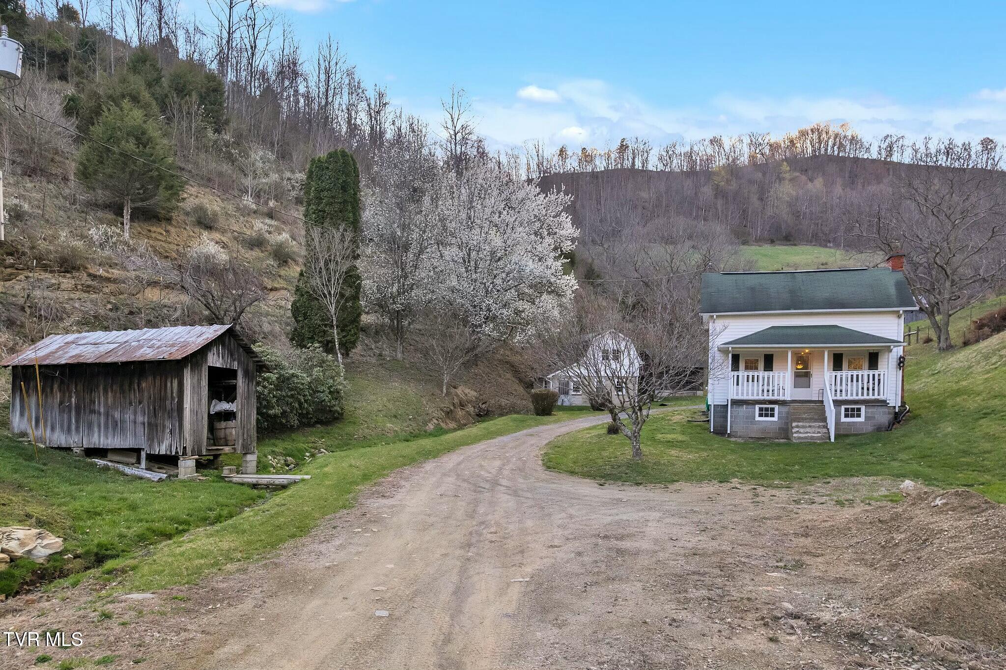736 Shelley's Road Property Photo 24