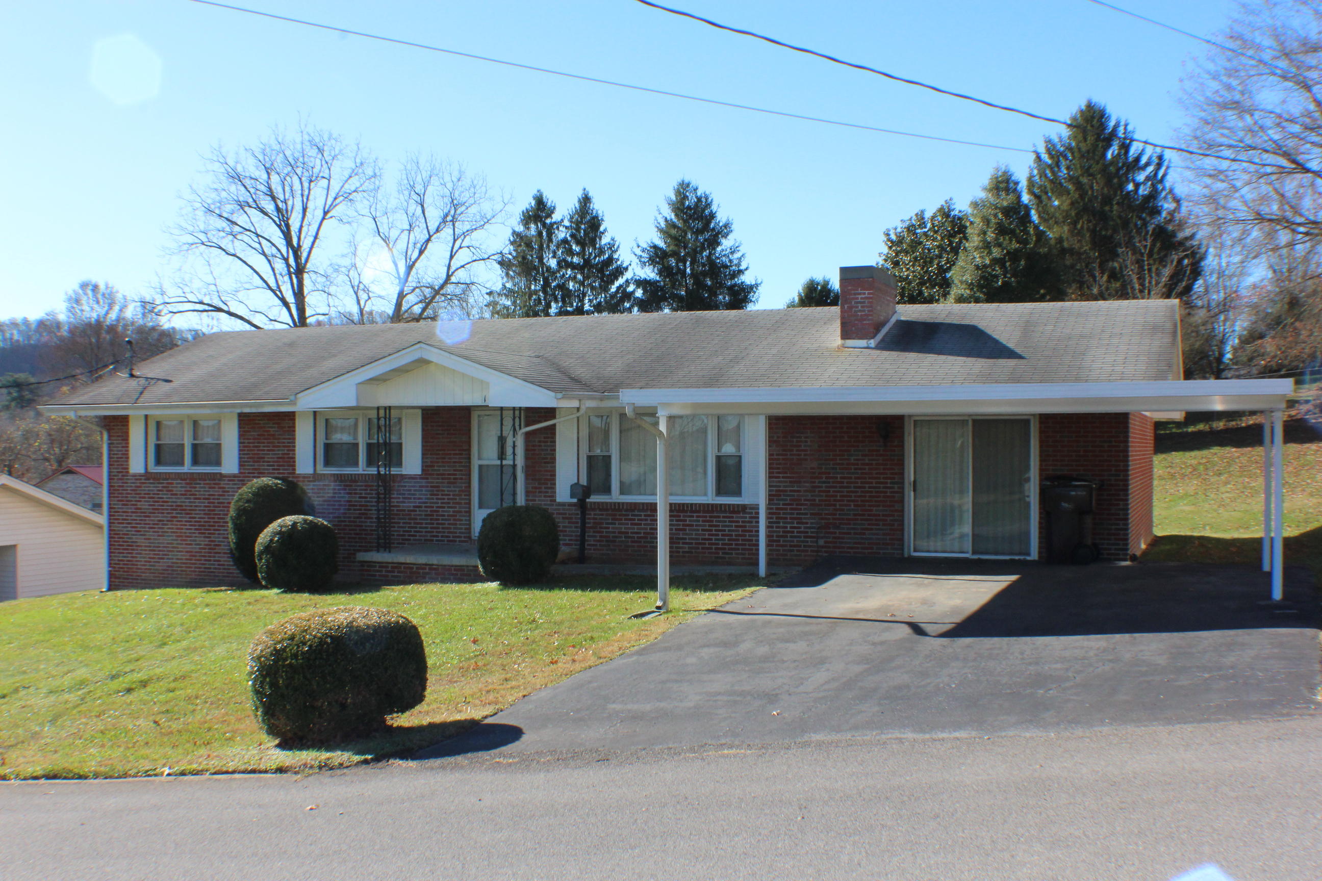 141 East Central Road Property Photo 1